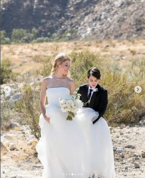 Molly et Eliza le jour de leur mariage en 2024. | Source : Instagram/elizaladensohn