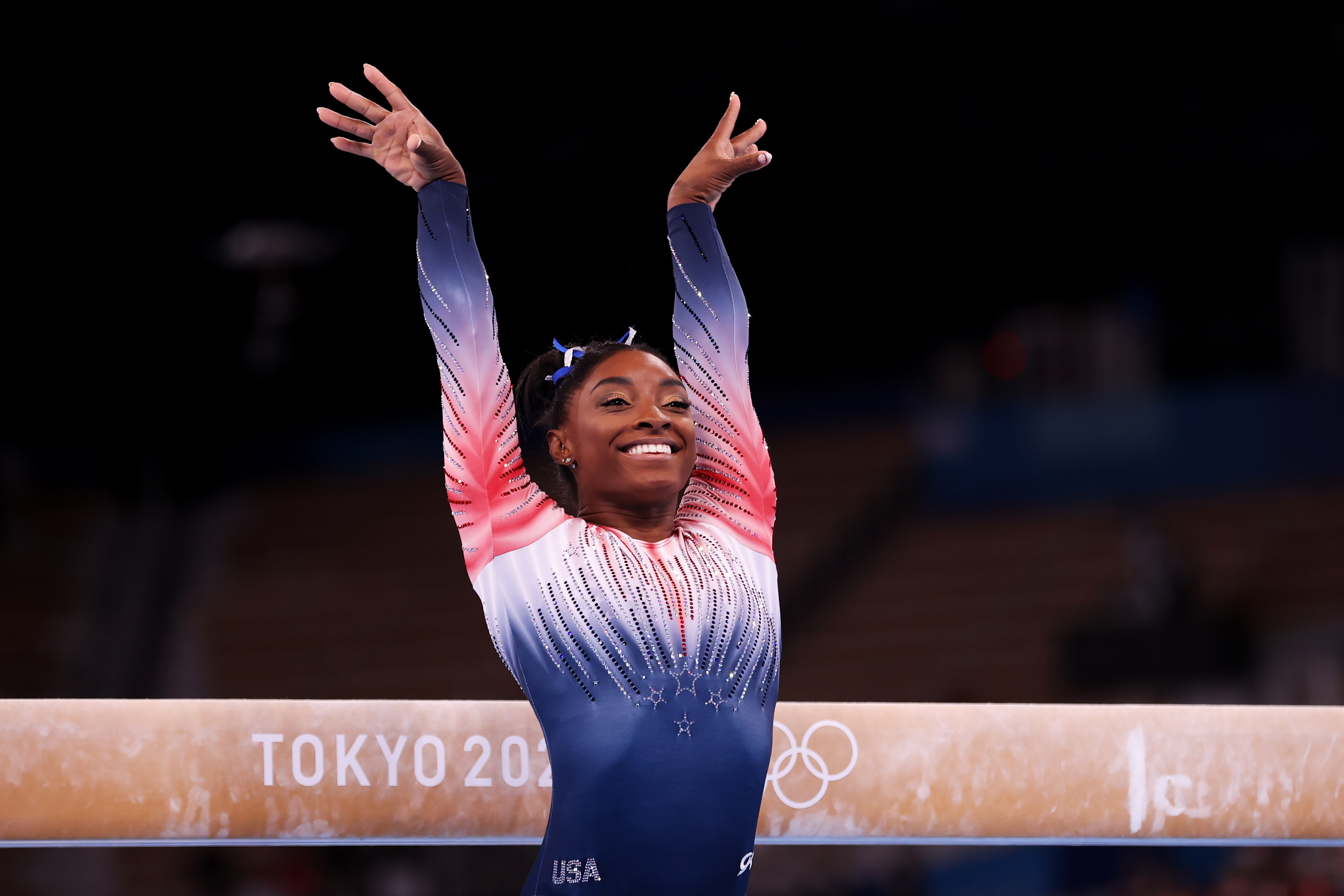 Simone Biles, de l'équipe des États-Unis, participe à la finale féminine de la poutre lors de la onzième journée des Jeux olympiques de Tokyo 2020, au Centre de gymnastique Ariake, le 3 août 2021 à Tokyo, au Japon. | Source : Getty Images