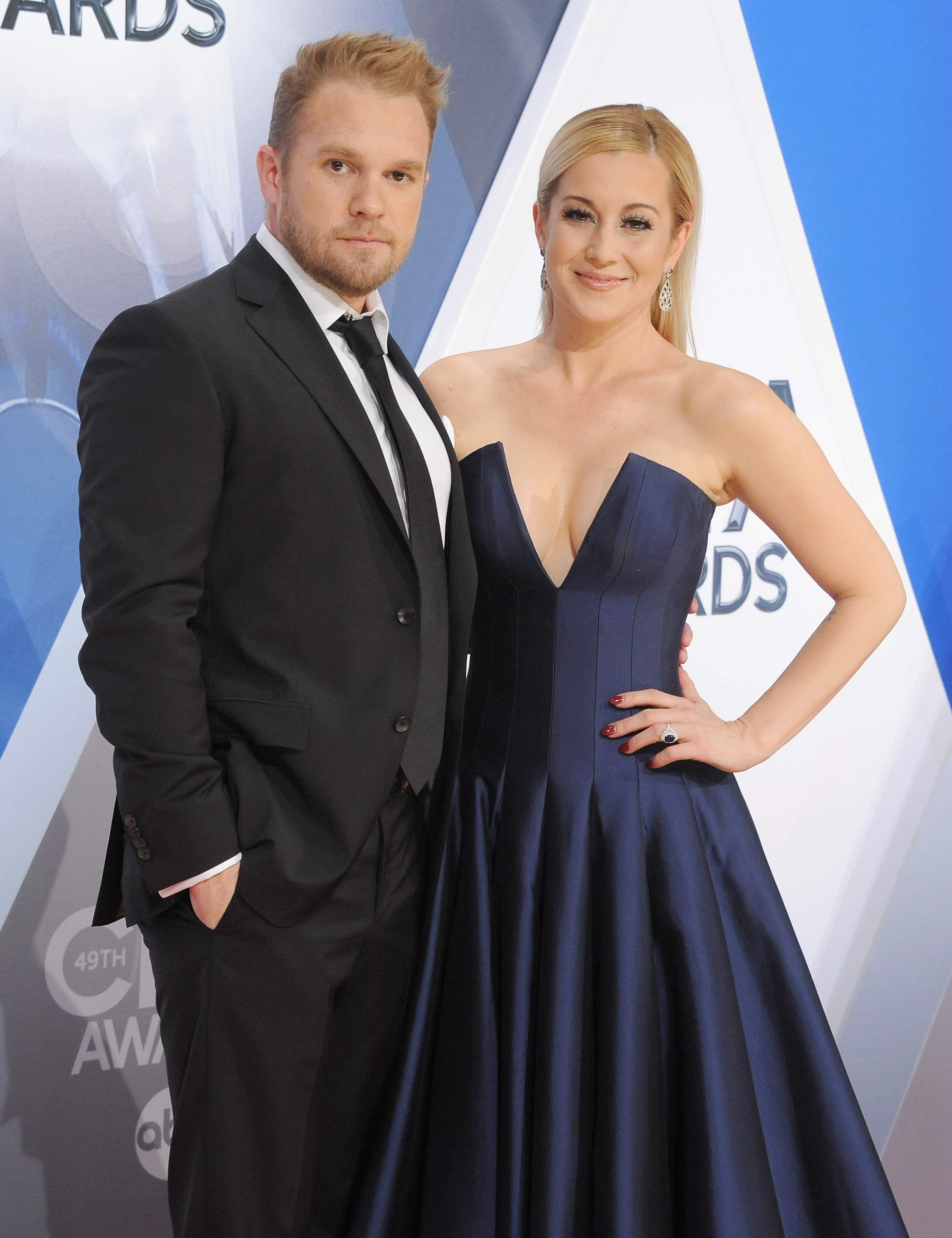 Kellie Pickler et Kyle Jacobs lors de la 49e édition des CMA Awards, le 4 novembre 2015, à Nashville, dans le Tennessee. | Source : Getty Images