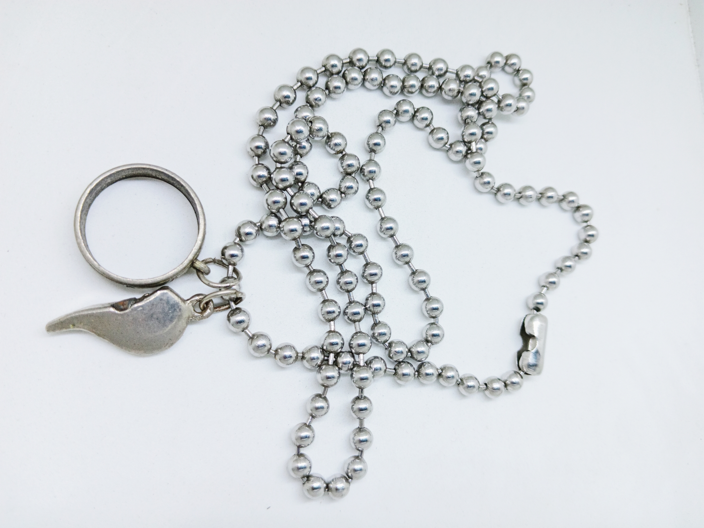 Un collier en argent | Source : Shutterstock