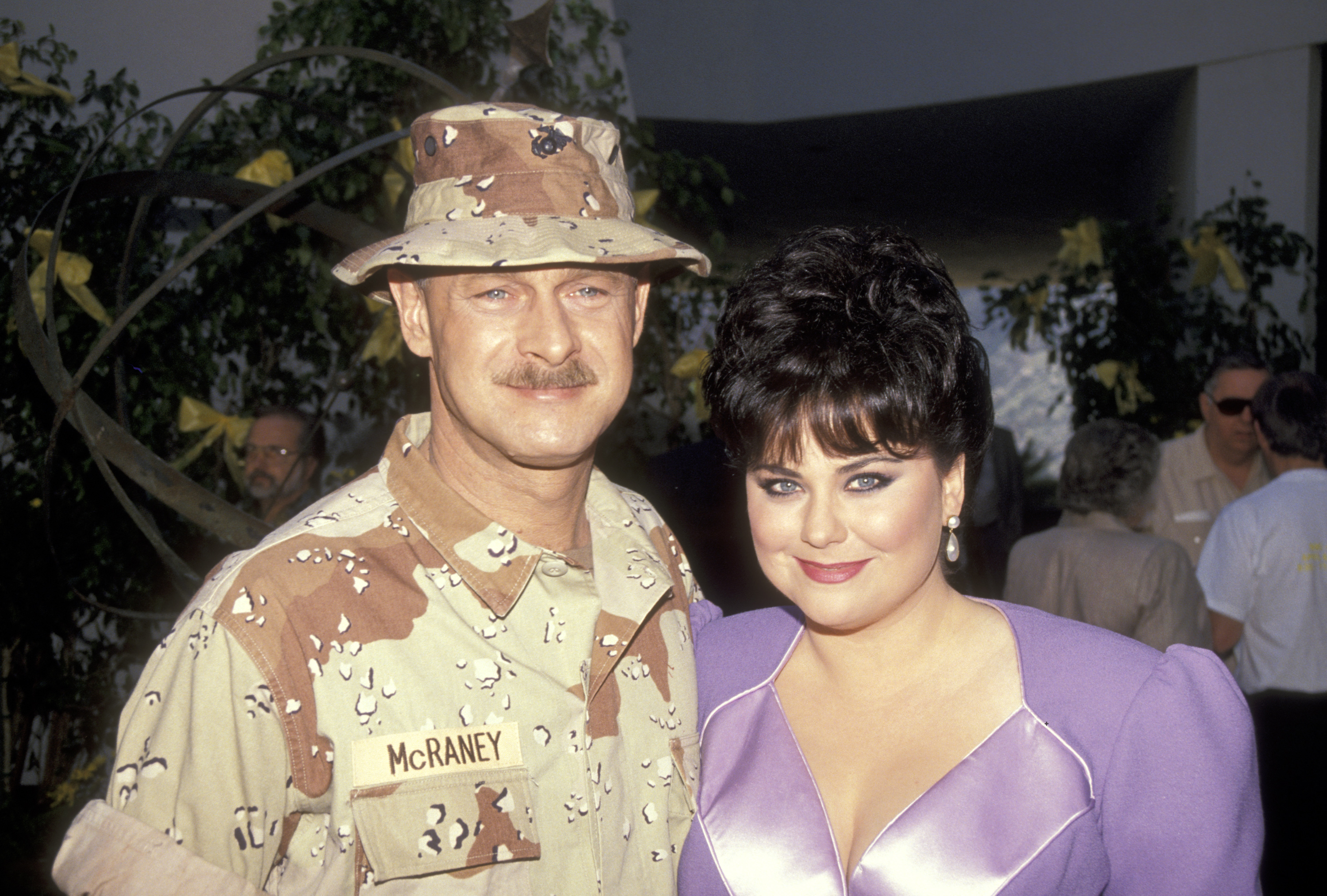 L'acteur et l'actrice lors de l'enregistrement de l'émission spéciale de Bob Hope « Bob Hope's Yellow Ribbon Party », le 31 mars 1991, à Palm Springs, en Californie. | Source : Getty Images