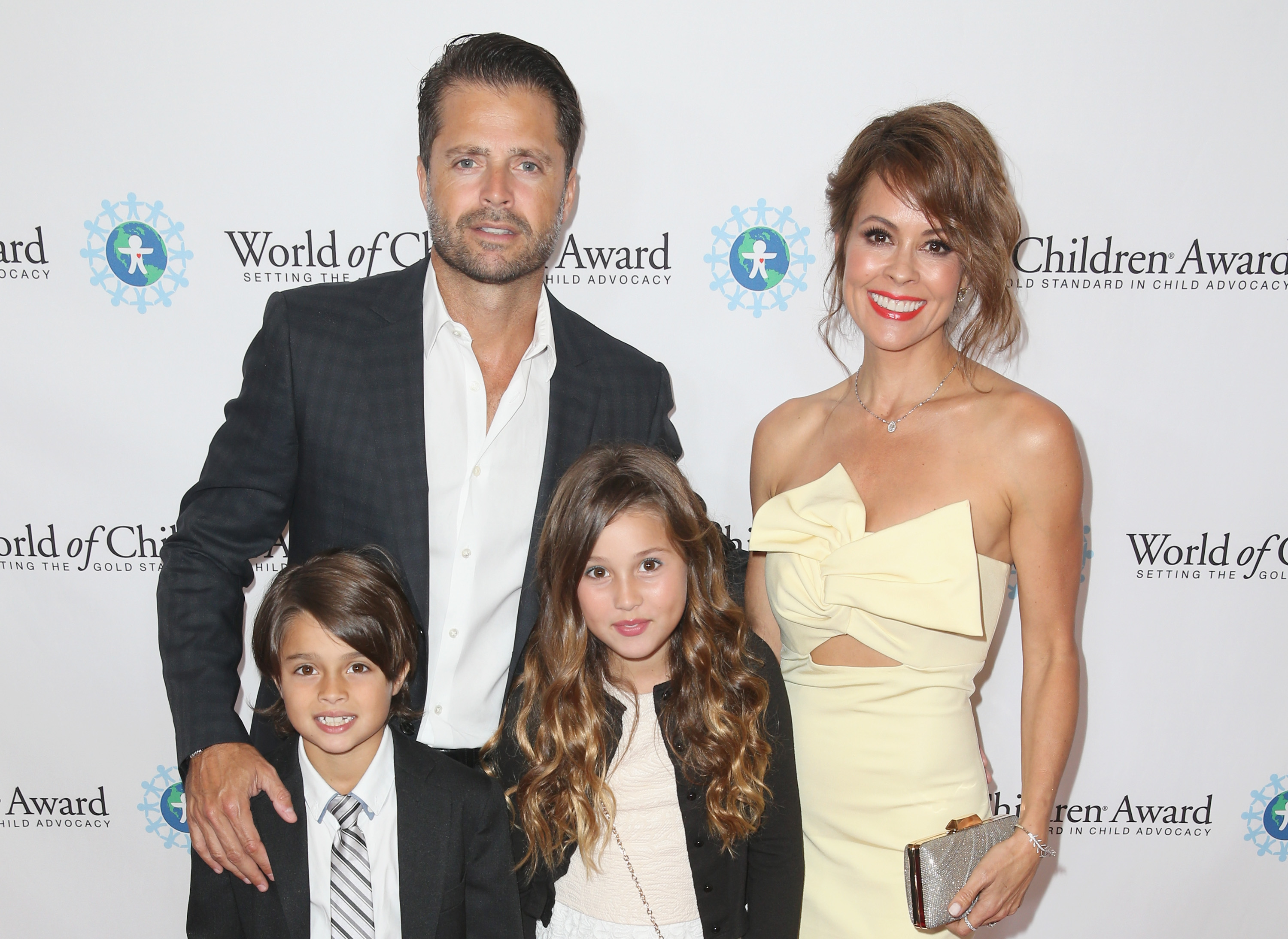 Shaya, David, Rain Charvet et Brooke Burke assistent au World Of Children Award Alumni Honors le 12 avril 2016, à Beverly Hills, en Californie. | Source : Getty Images