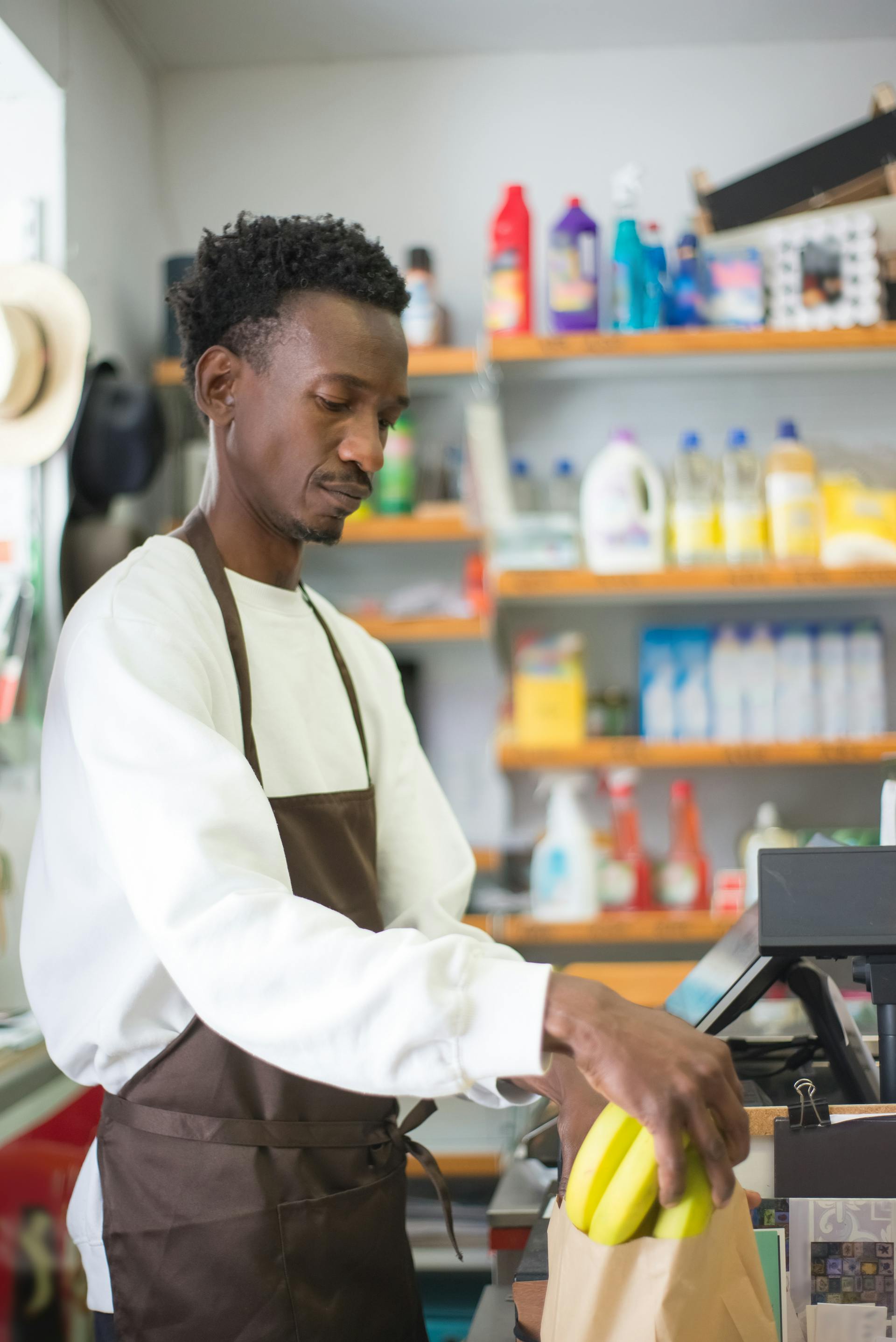 Une caissière de supermarché | Source : Pexels