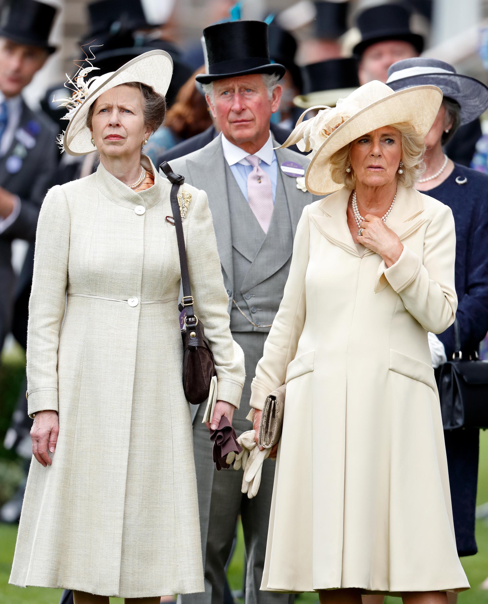 La princesse Anne, le roi Charles III et la reine Camilla lors de la première journée du Royal Ascot à l'hippodrome d'Ascot, le 19 juin 2018, à Ascot, en Angleterre. | Source : Getty Images