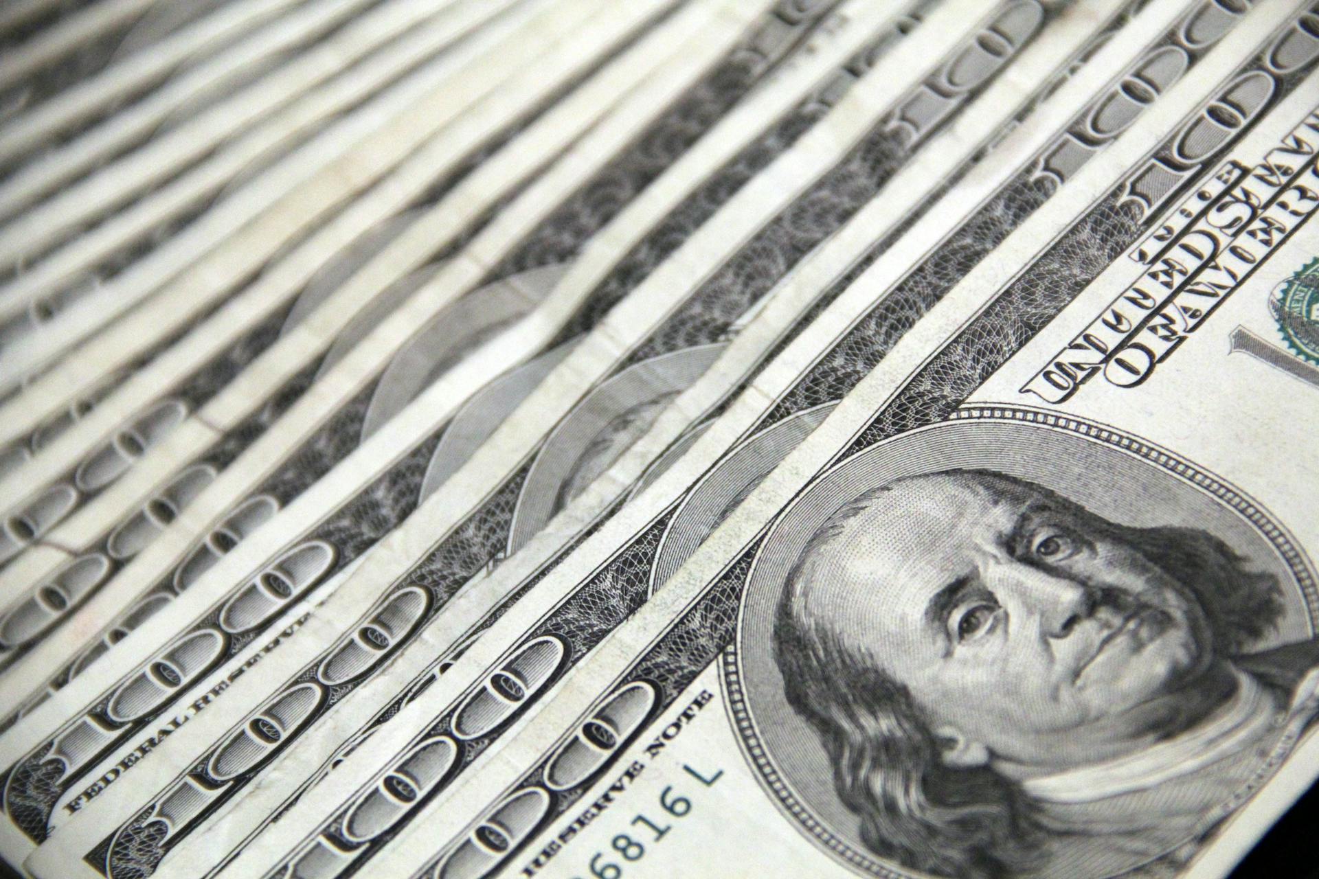 Une pile de billets de banque | Source : Pexels