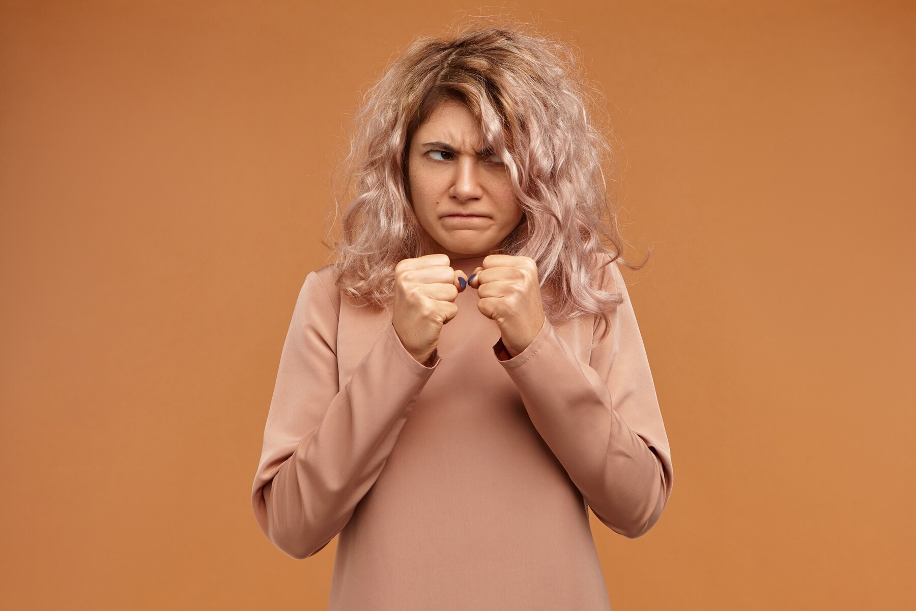 Un femme frustrée | Source : Freepik