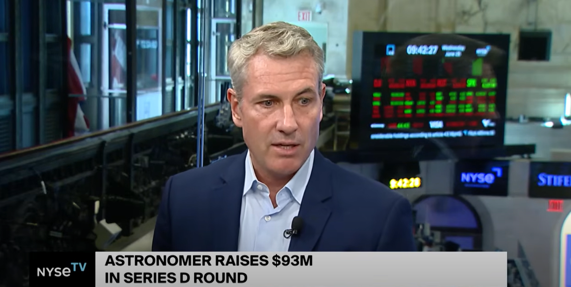 Andy Byron parle de la bourse avec NYSE TV Live, extrait d'un post YouTube daté du 25 juin 2025 | Source : YouTube/NYSETV