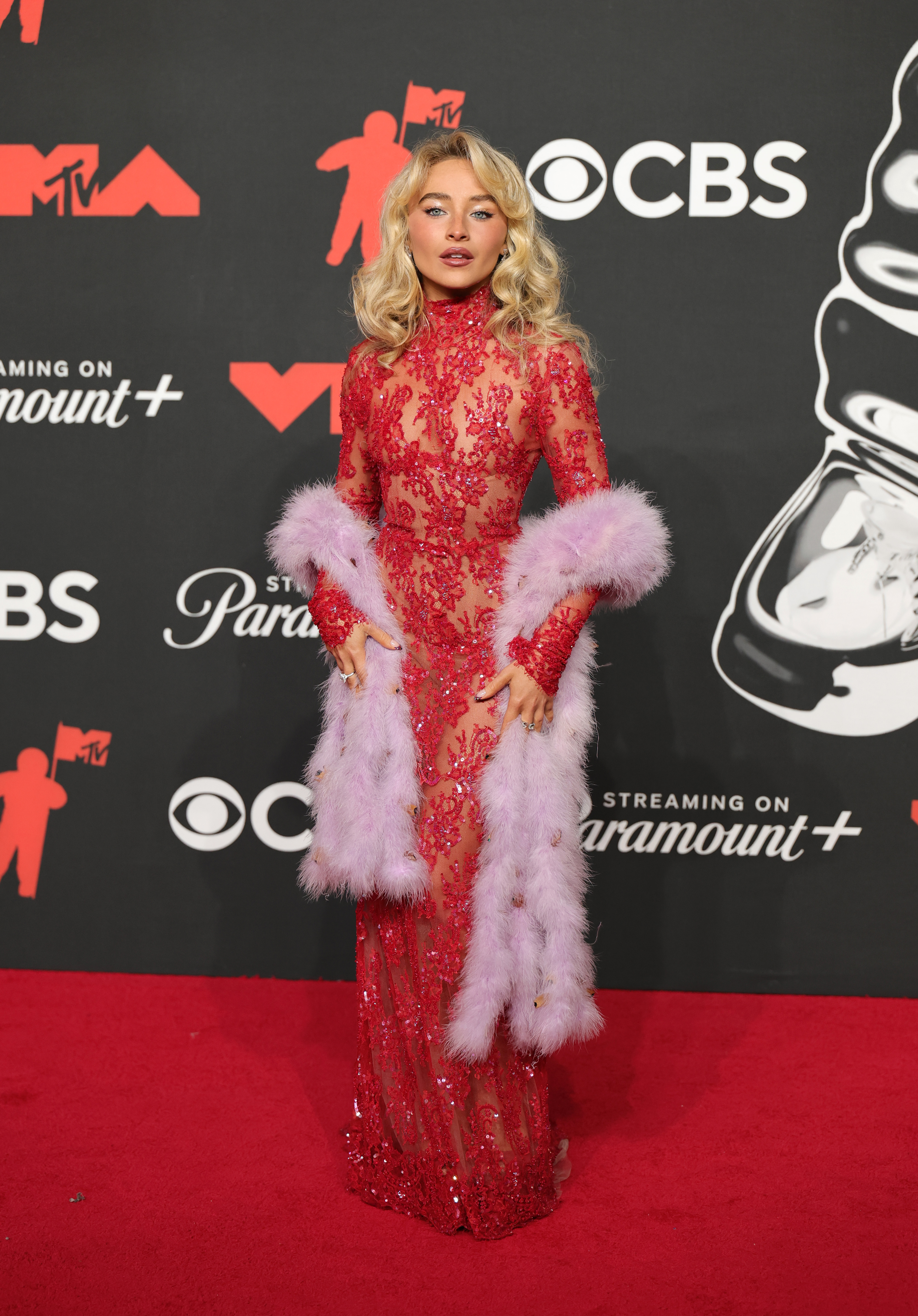 Sabrina Carpenter assiste aux MTV Video Music Awards à l'UBS Arena le 7 septembre 2025 à Elmont, New York | Source : Getty Images