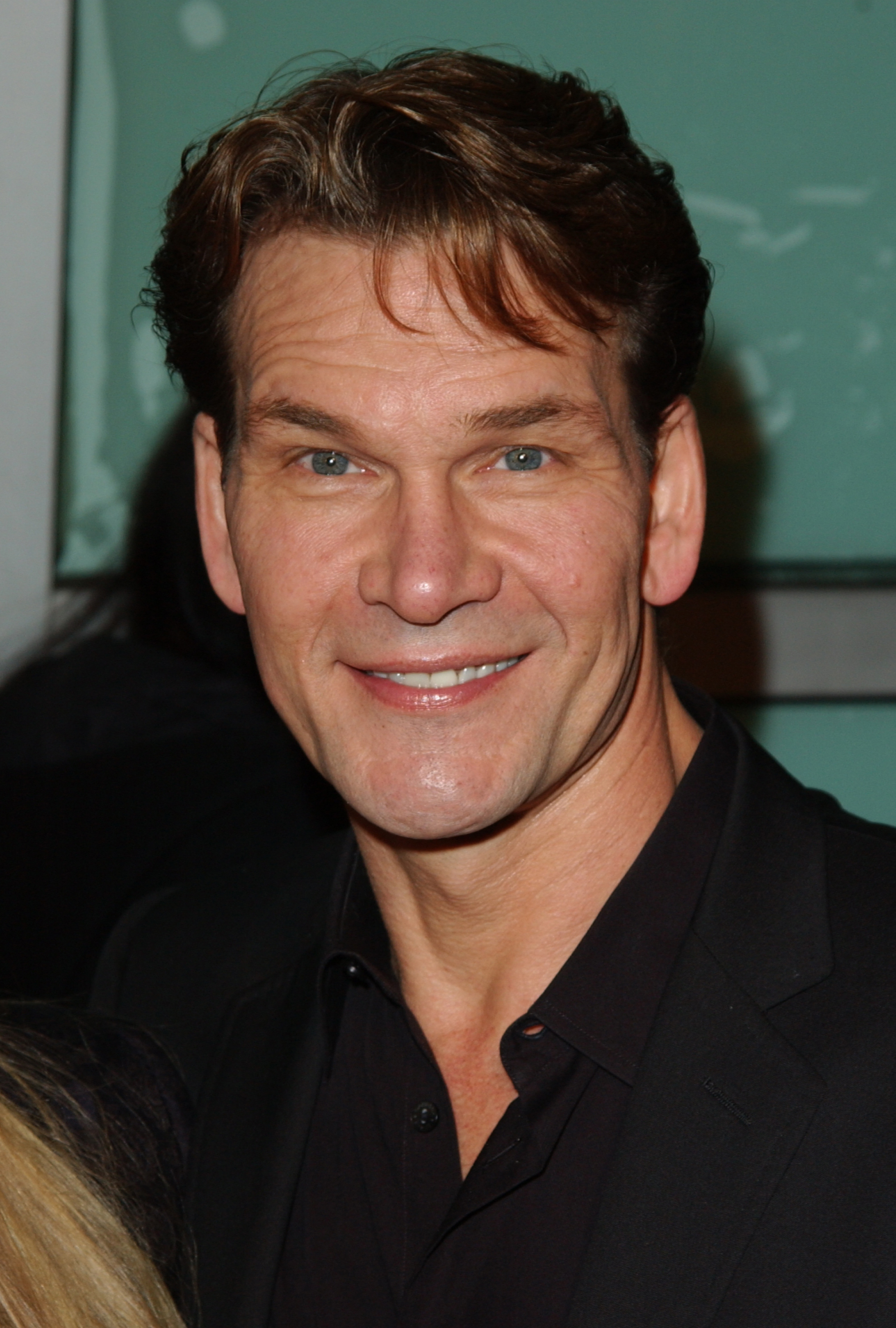 Patrick Swayze lors de la première mondiale de « Dirty Dancing : Havana Nights » à Hollywood, Californie, en 2004. | Source : Getty Images