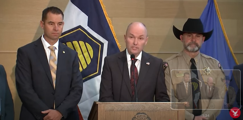 Le gouverneur de l'Utah, Spencer Cox, lors d'une conférence de presse le vendredi 12 septembre 2025 | Source : YouTube/@theindependent
