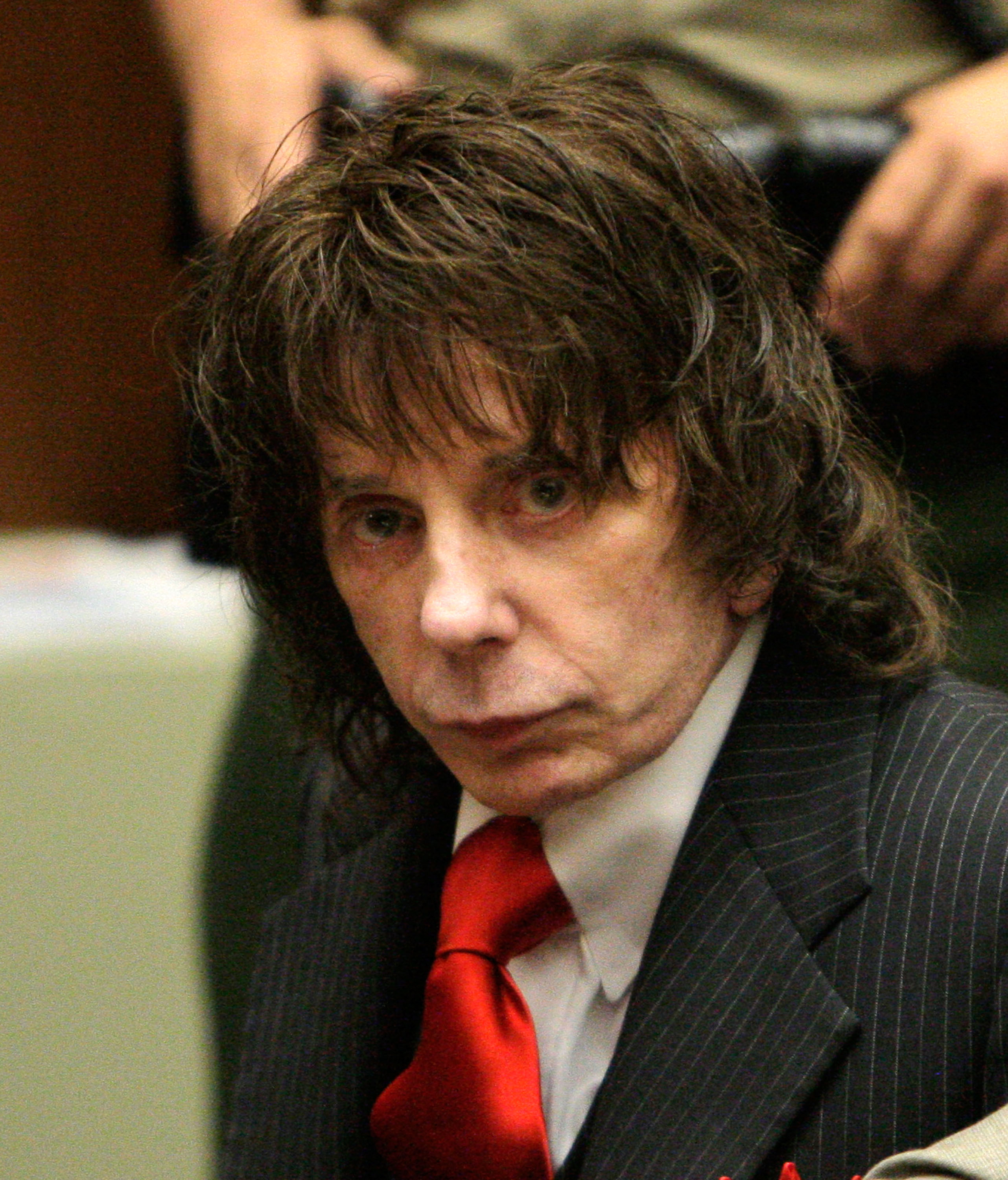 Phil Spector lors de sa condamnation au tribunal pénal de Los Angeles le 29 mai 2009, pour l'assassinat de l'actrice Lana Clarkson en février 2003. | Source : Getty Images