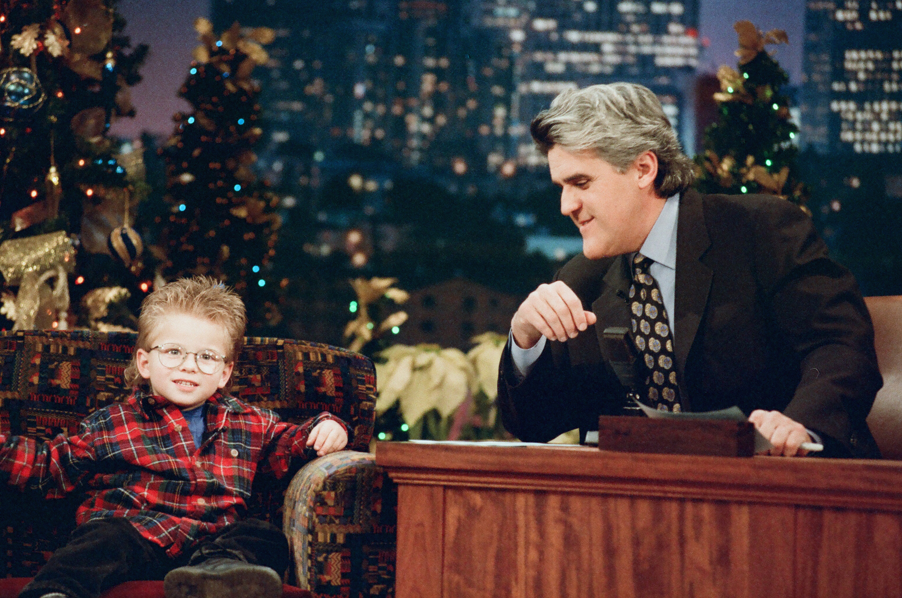 Jonathan Lipnicki dans « The Tonight Show with Jay Leno » le 26 décembre 1996. | Source : Getty Images