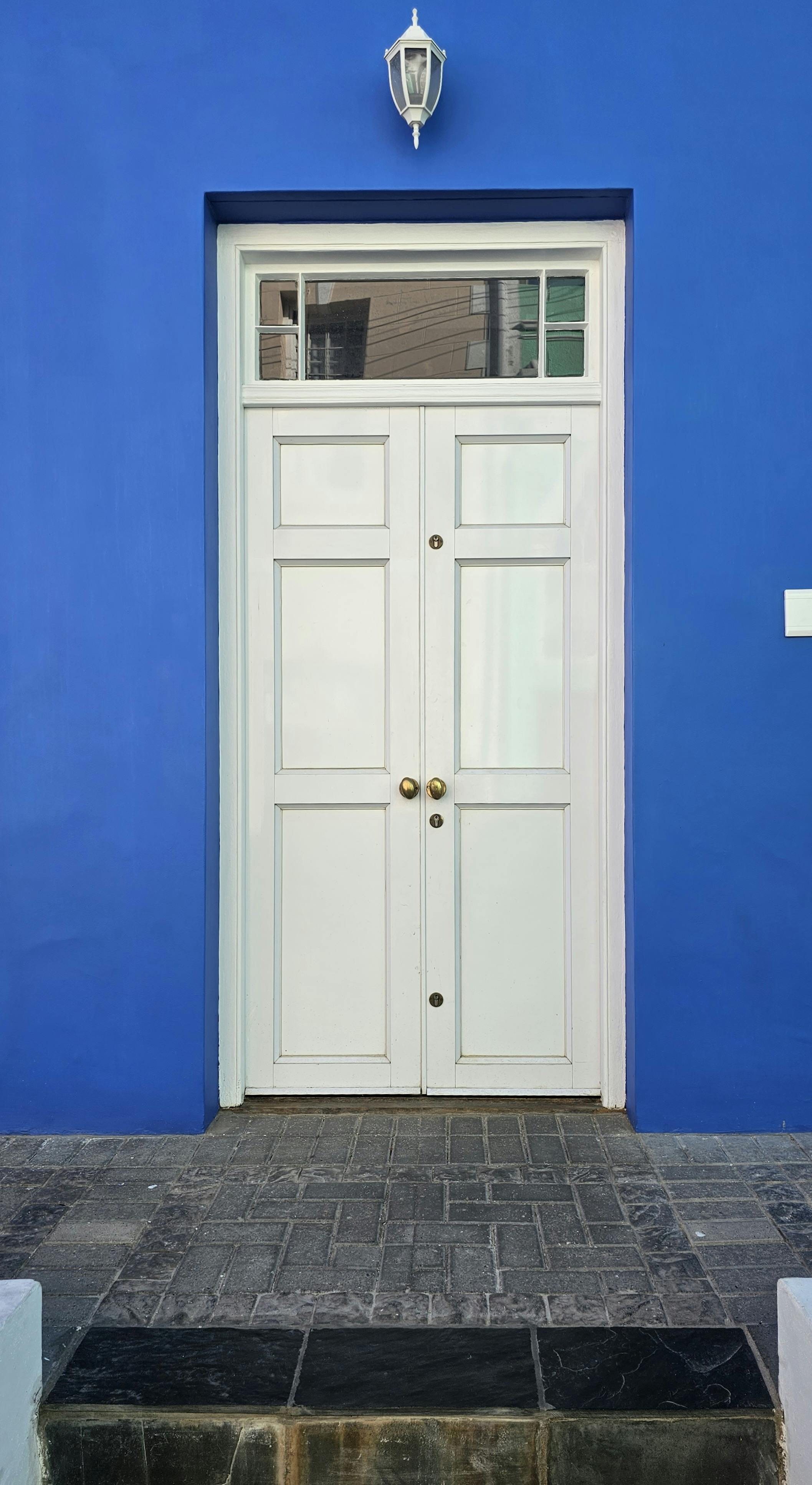 Porte d’entrée fermée | Source : Pexels