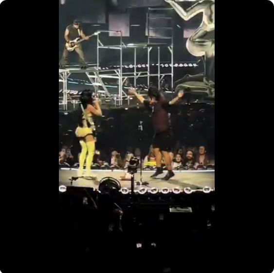 L'homme qui danse sur scène alors que Katy Perry s'éloigne, extrait d'un post daté du 9 juin 2025 | Source : X/concertleaks