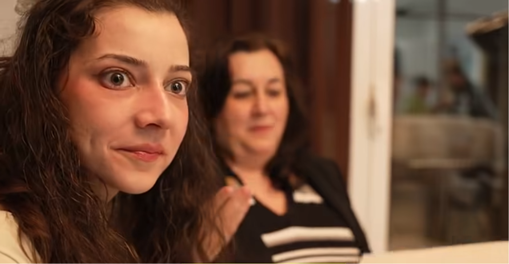 Noelia Castillo Ramos avec sa mère, Yolanda Ramos, donnant une interview | Source : Facebook/Antena 3 Noticias