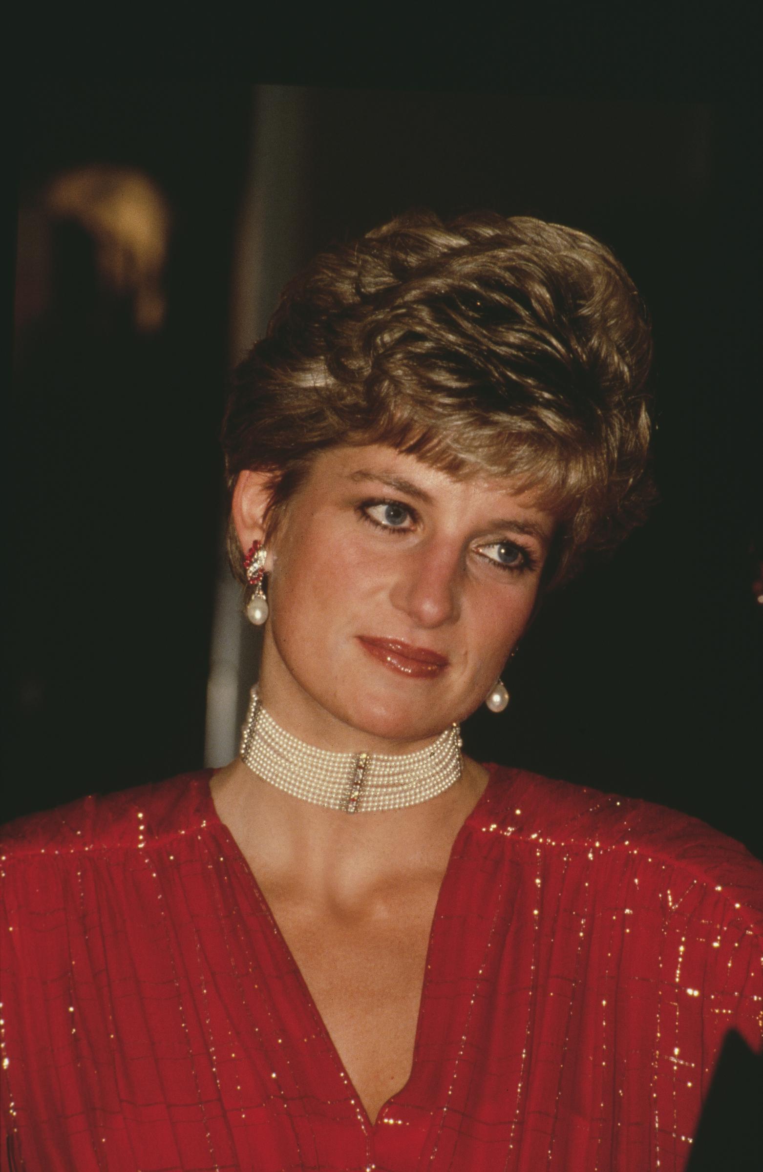 Diana, princesse de Galles, à la première de « Hot Shots ! » le 18 novembre 1991, à Londres, en Angleterre. | Source : Getty Images