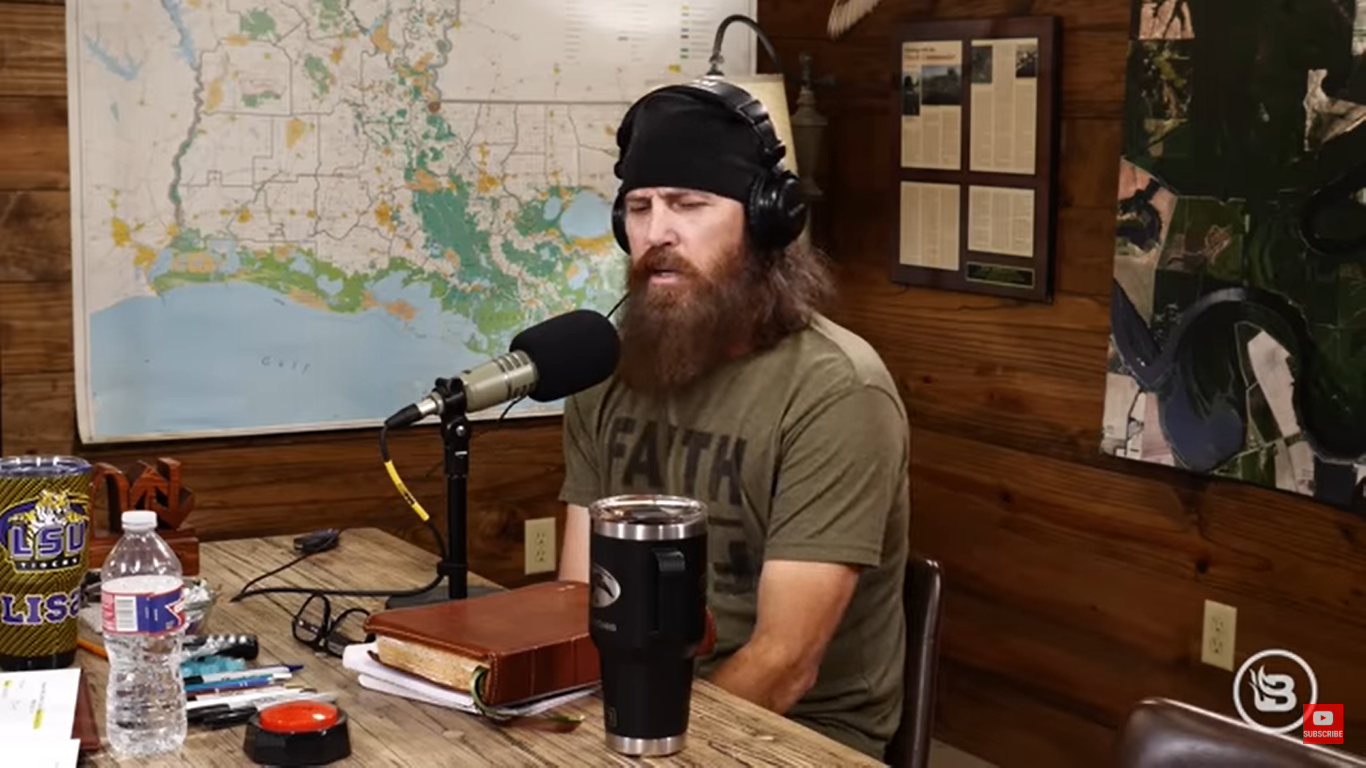Jase Robertson dans le podcast « Unashamed with the Robertson Family » le 6 décembre 2024 | Source : YouTube/PhilRobertson