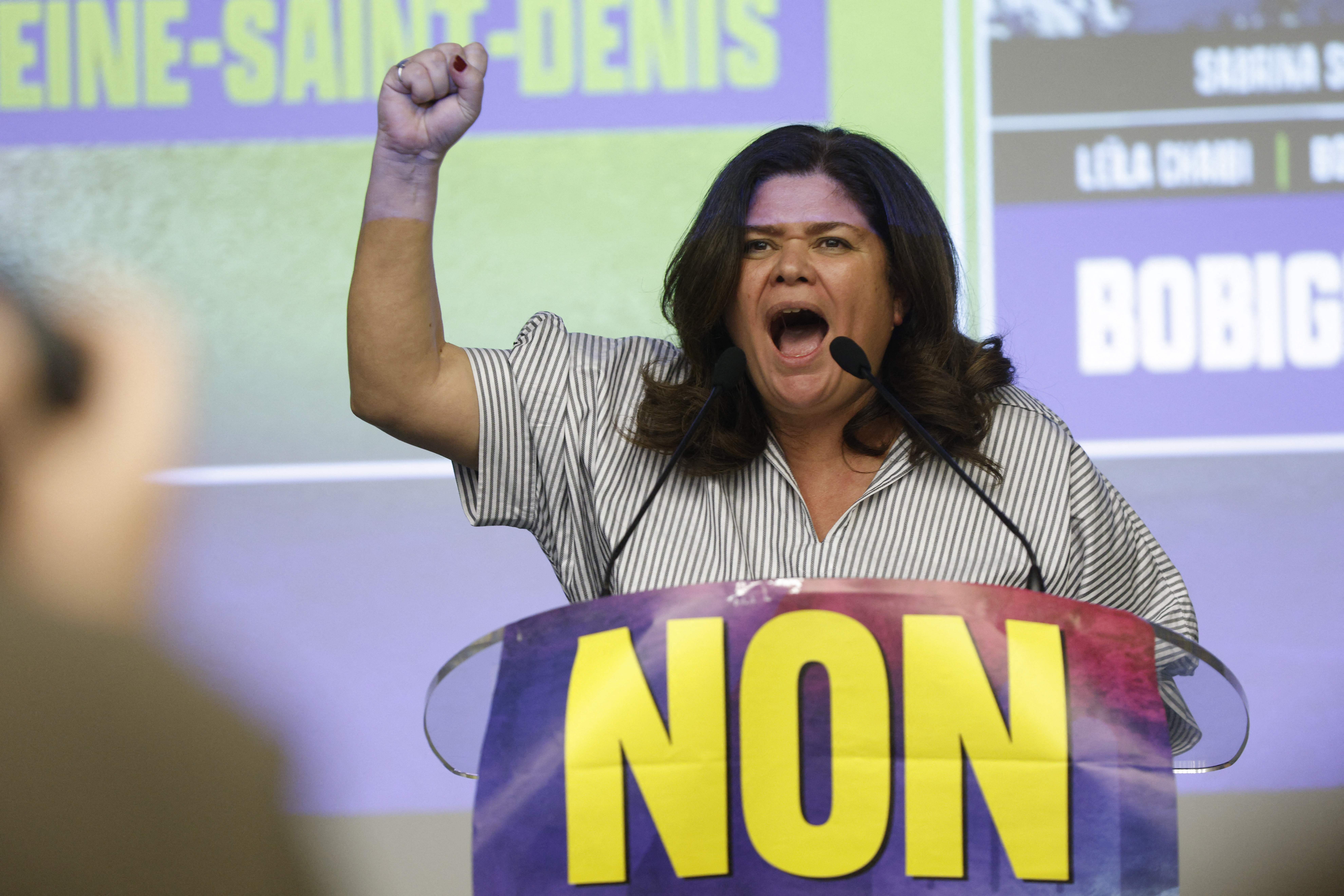 Raquel Garrido, membre du parti français de gauche La France Insoumise (LFI) pendant son discours lors d'une réunion de la coalition de gauche Nupes contre la réforme des retraites à Bobigny, au nord-est de Paris, le 16 février 2023 I Source : Getty Images