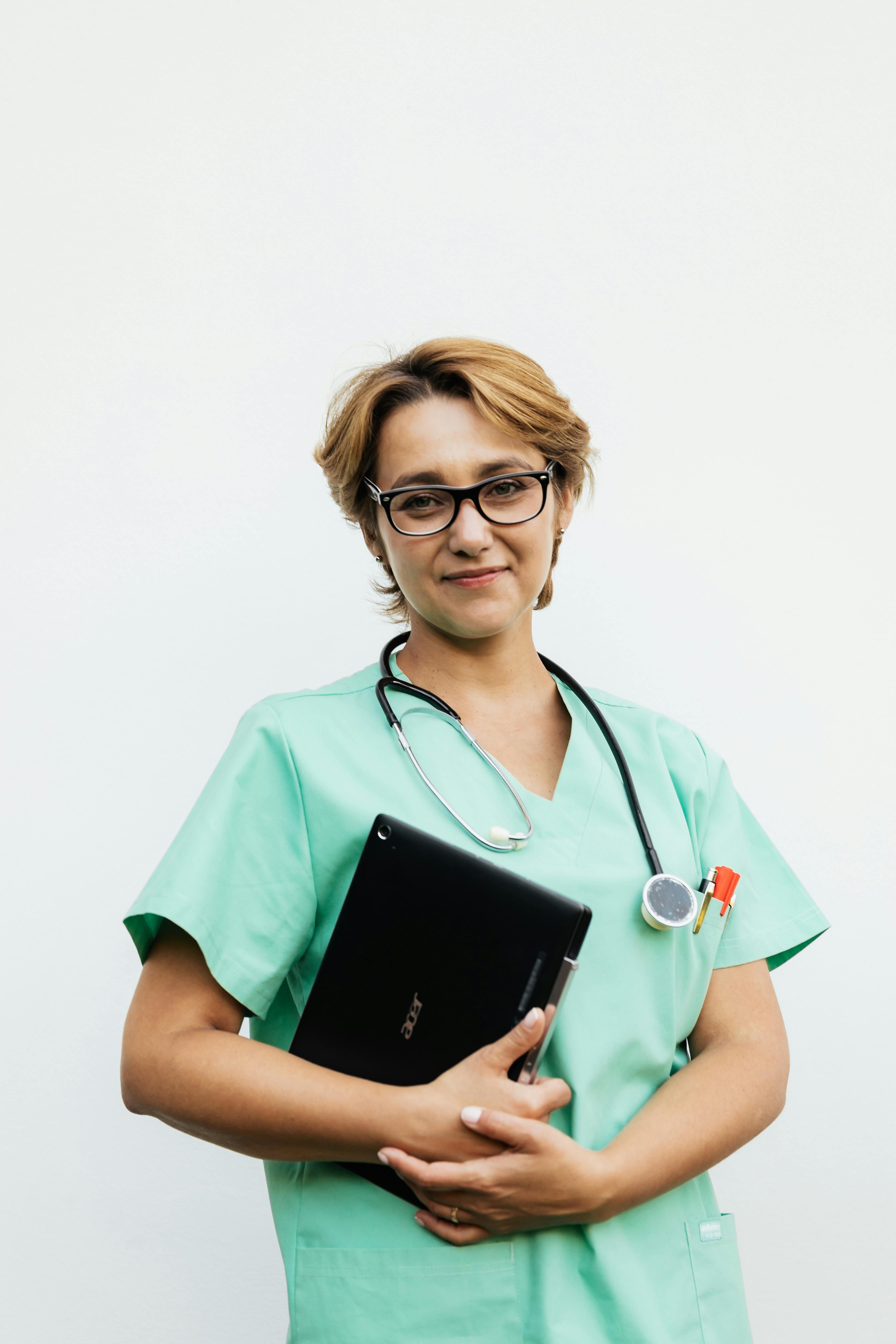 Une infirmière souriante | Source : Pexels