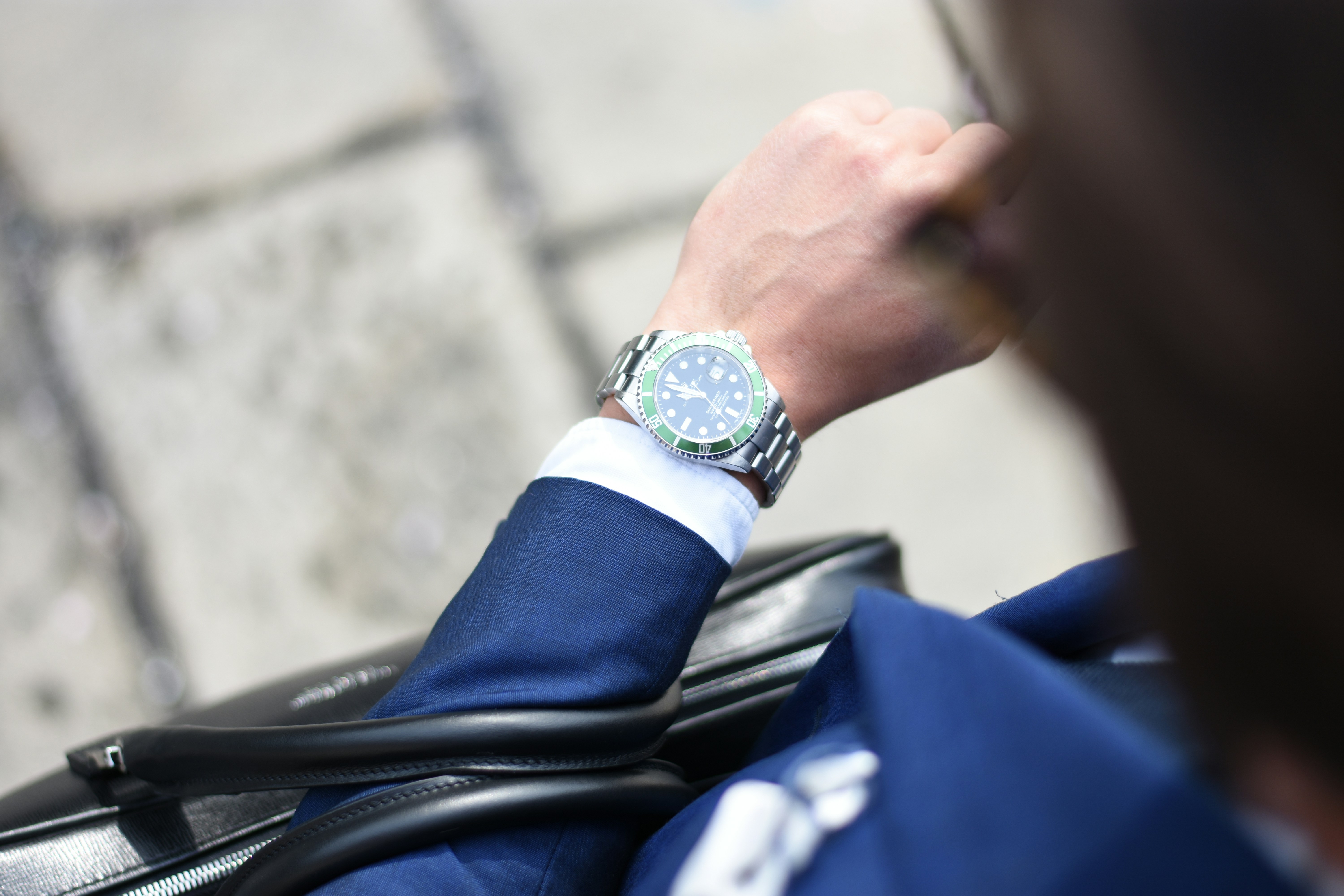 Une montre au poignet d'un homme | Source : Unsplash