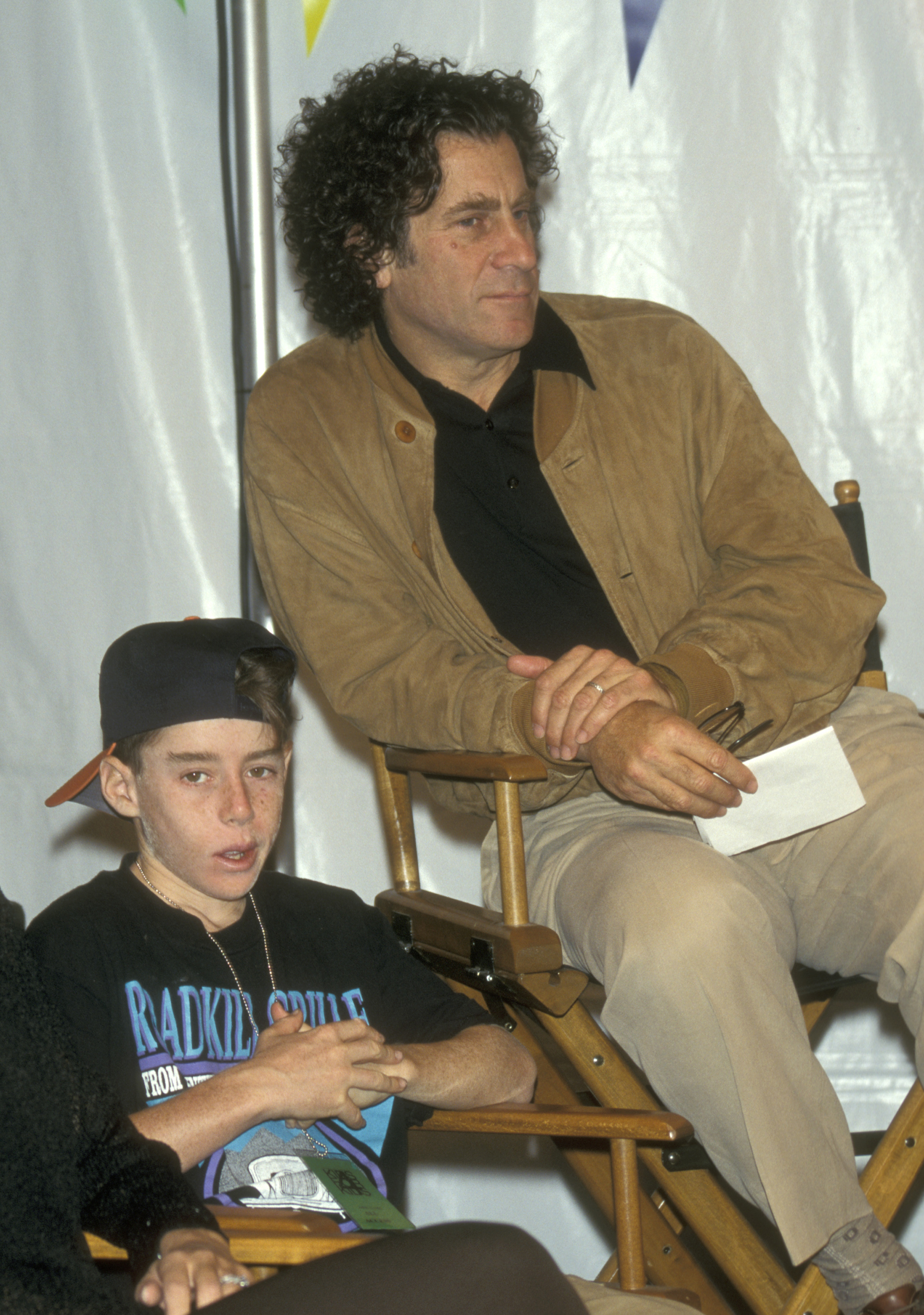 Paul Michael Glaser et Jake Glaser assistent au cinquième carnaval annuel « Kids for Kids » organisé au profit de la Fondation Elizabeth Glaser pour la lutte contre le sida pédiatrique, le 13 avril 1997, à l'Industria Superstudio de New York | Source : Getty Images