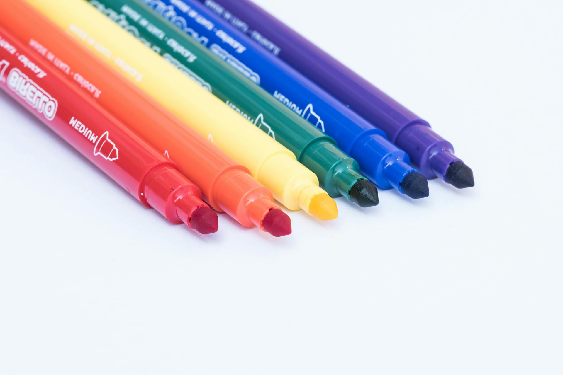 Six marqueurs de couleur | Source : Pexels