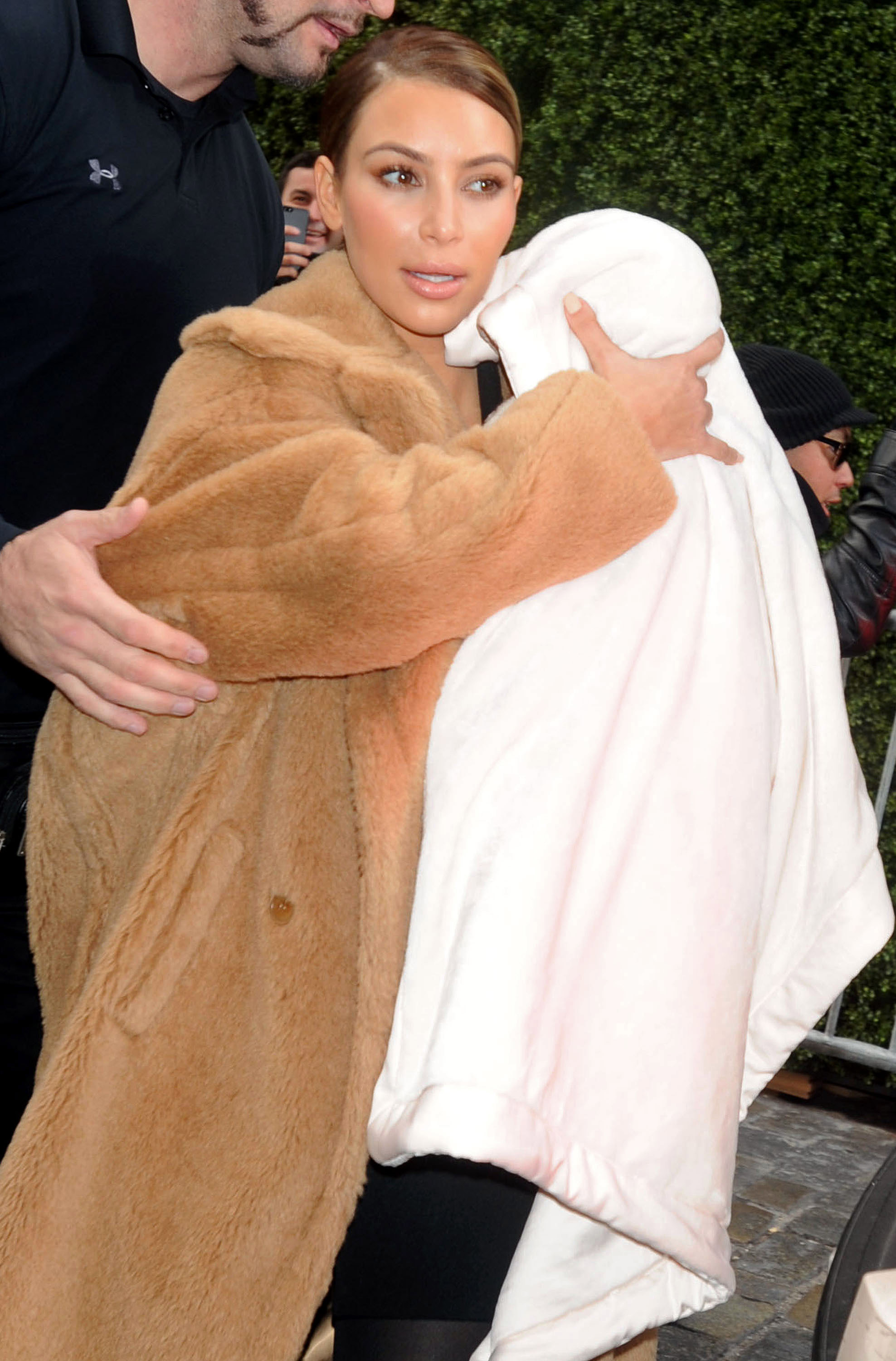 Kim Kardashian et North West photographiées le 19 novembre 2013, à New York. | Source : Getty Images