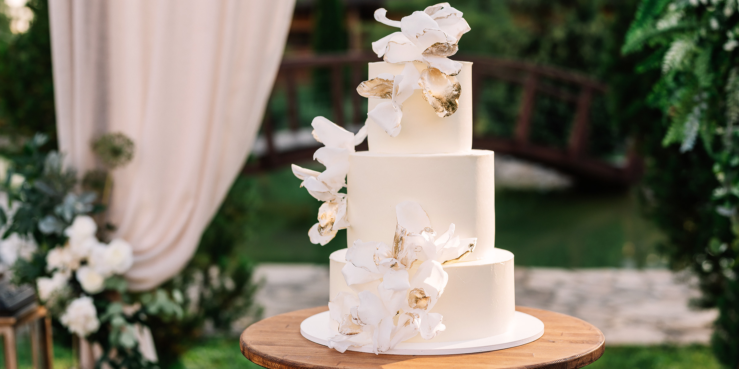 Un magnifique gâteau de mariage | Source : Shutterstock