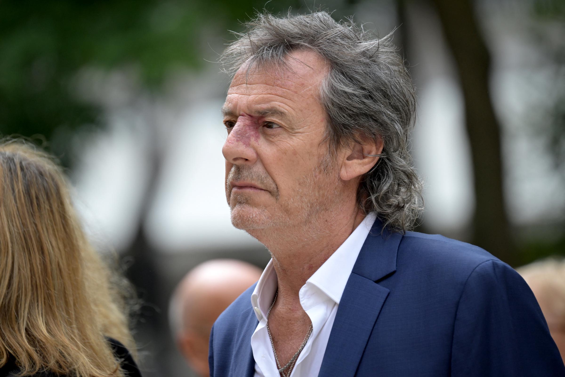 L’animateur et acteur français Jean-Luc Reichmann assiste aux obsèques de l’ancien président-directeur général du groupe de télévision TF1, Nonce Paolini, en l’église Saint-Honoré d’Eylau à Paris, le 23 juillet 2024 I Source : Getty Images