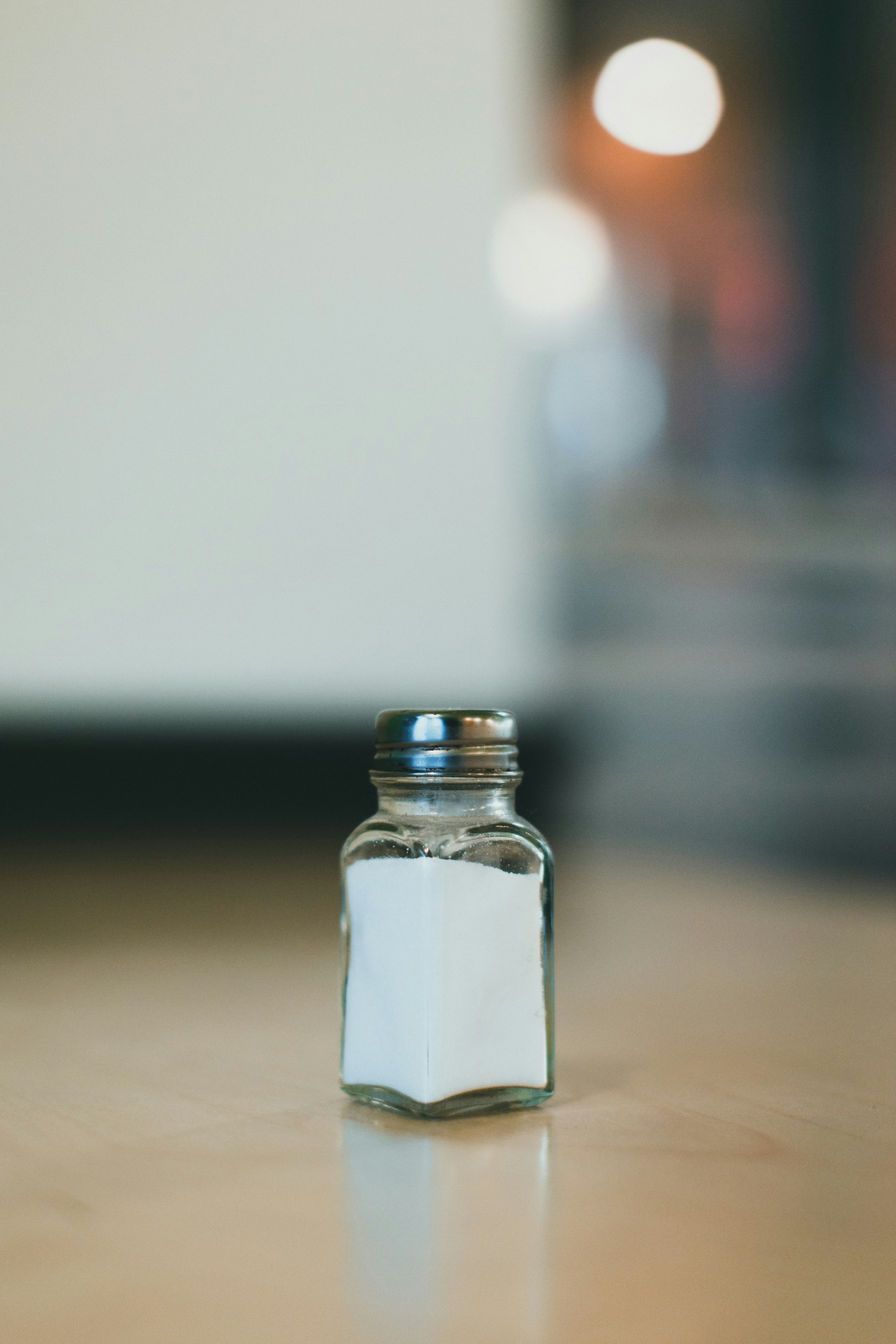 Une salière sur une table | Source : Unsplash