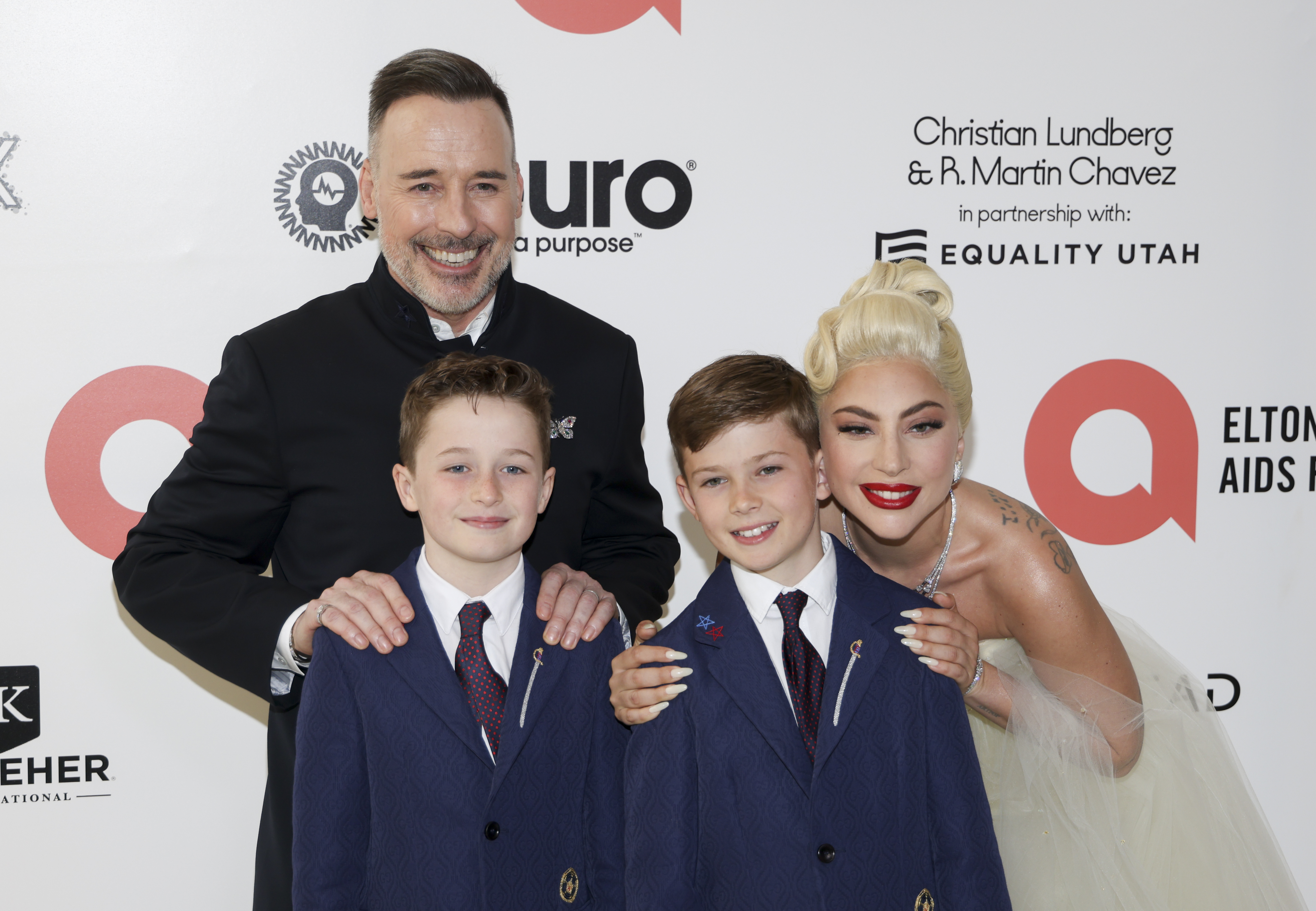 Lady Gaga avec David Furnish et ses fils Zachary et Elijah en Californie en 2022 | Source : Getty Images