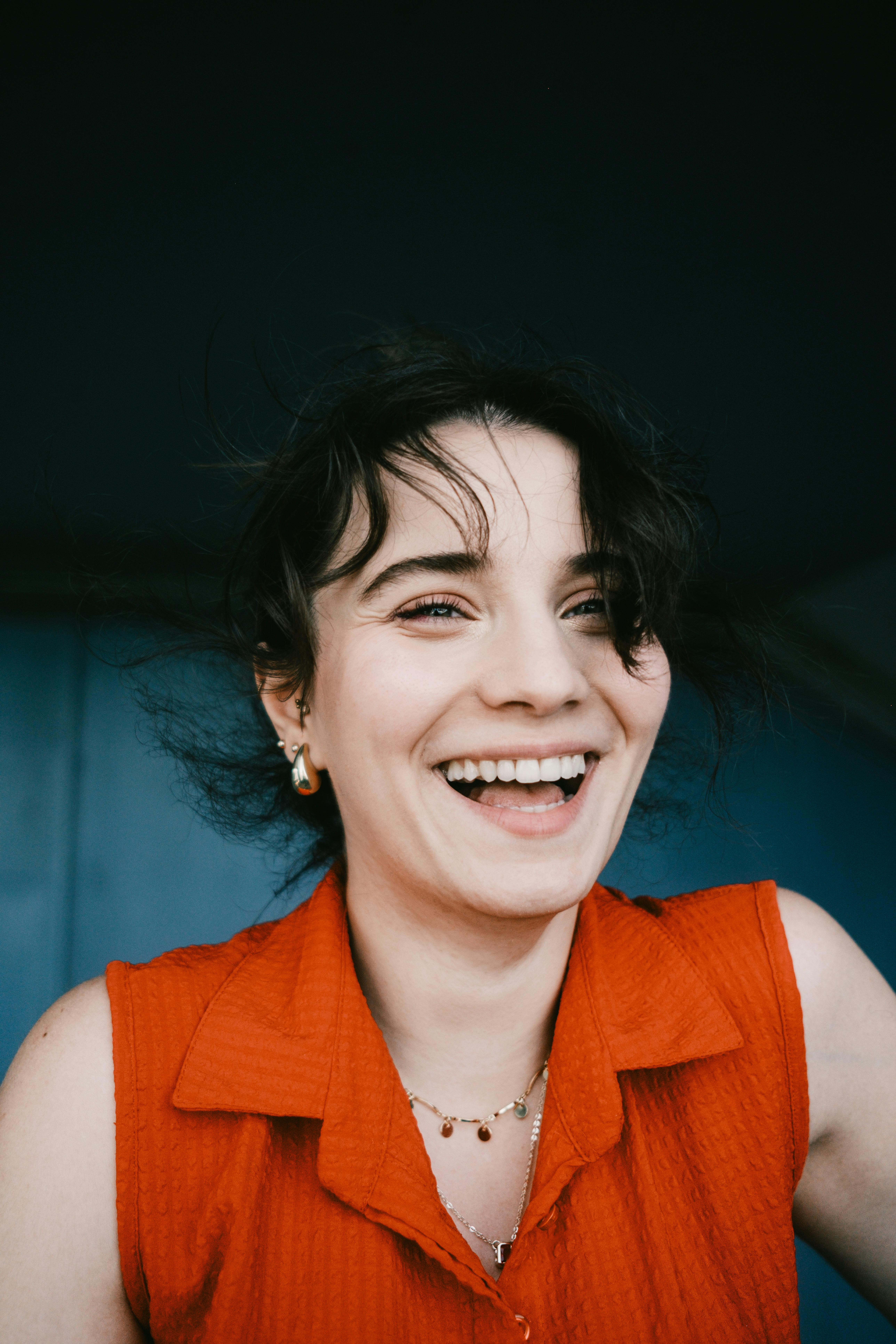 Une femme heureuse et satisfaite | Source : Pexels