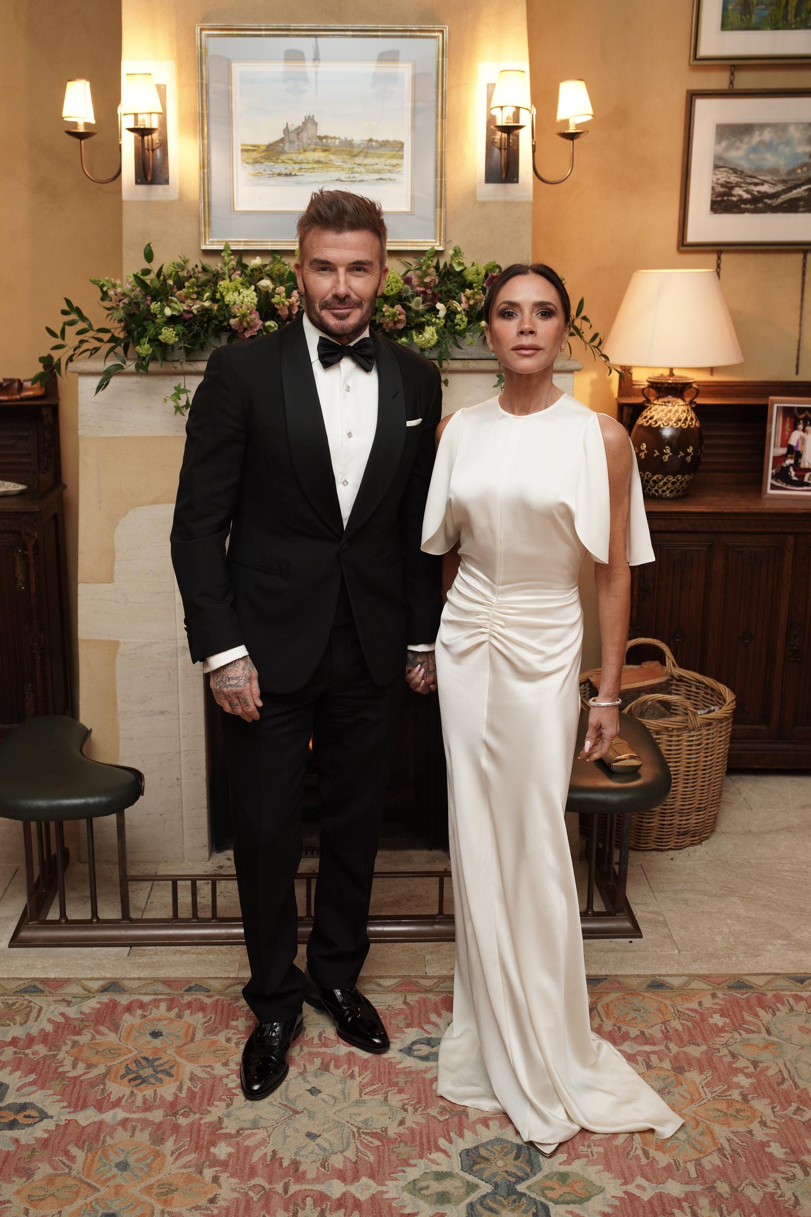 David et Victoria Beckham lors d'un dîner en l'honneur de Slow Food au domaine du roi Charles III dans le Gloucestershire, le 7 février 2025, à Tetbury, en Angleterre | Source : Getty Images