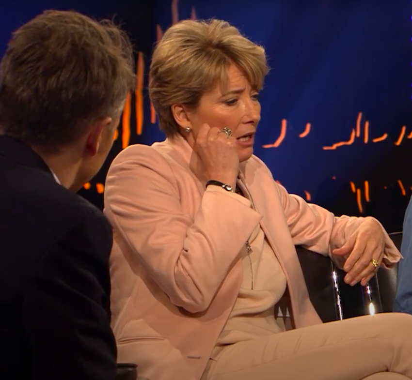 Emma Thompson raconte son appel téléphonique avec Donald Trump lors d'un épisode de « Skavlan », publié le 23 mars 2017. | Source : YouTube/Skavlan