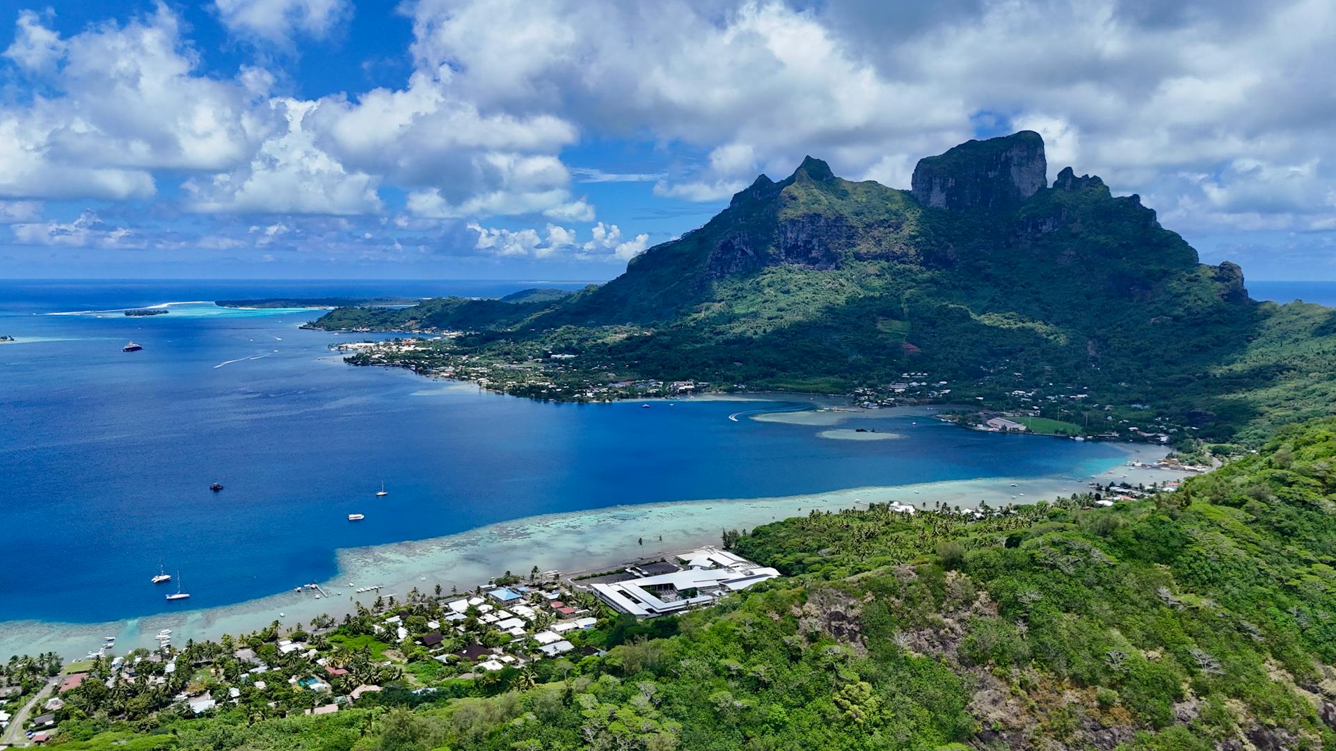 Une vue aérienne de Bora Bora | Source : Pexels
