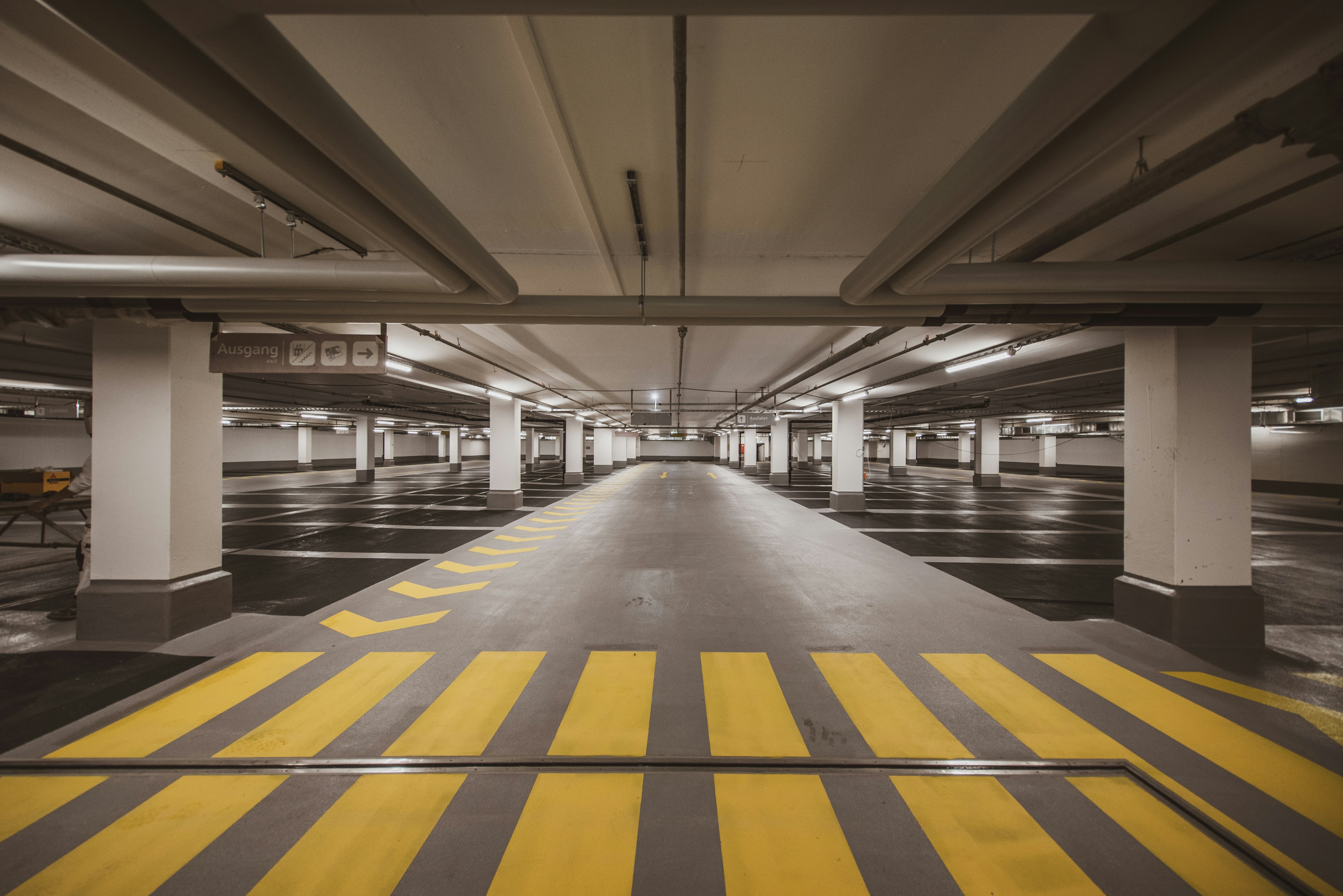 Un parking vide | Source : Unsplash