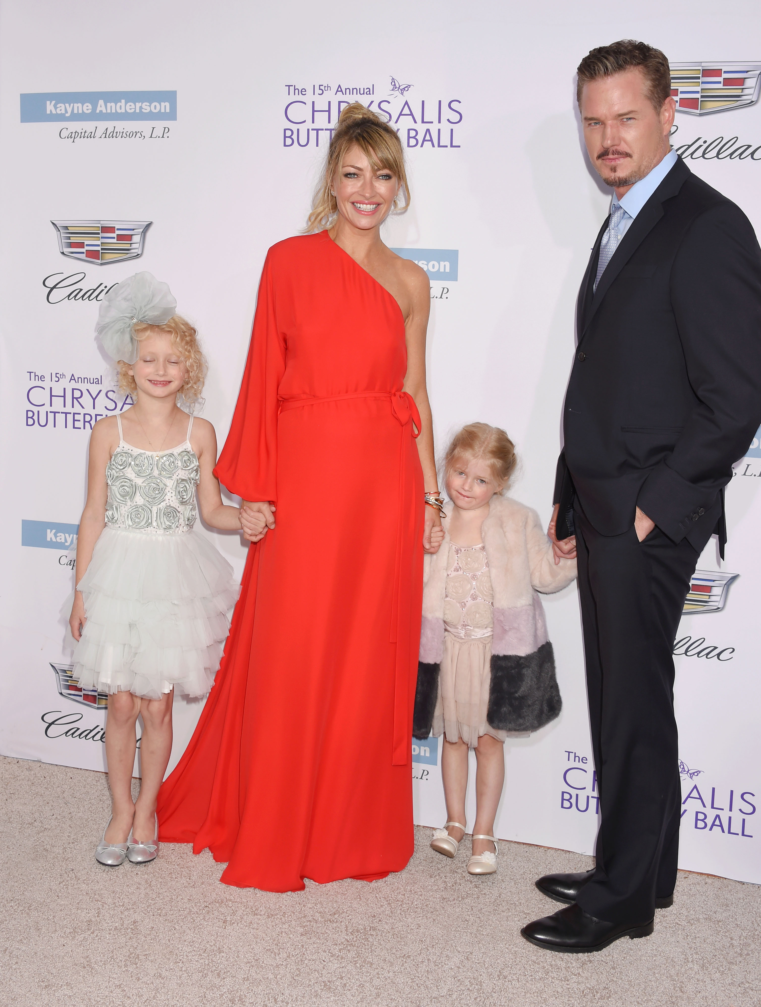 Rebecca Gayheart, Eric Dane et leurs filles, Georgia Geraldine et Billie Beatrice, arrivent au 15e bal annuel Chrysalis Butterfly Ball, le 11 juin 2016, à Brentwood, en Californie | Source : Getty Images