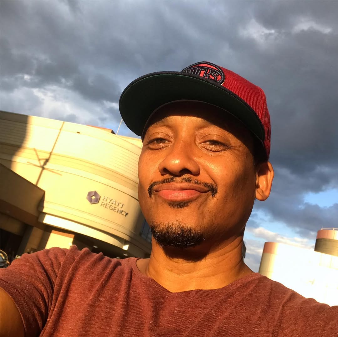 L'acteur sourit à l'appareil photo, extrait d'un post daté du 10 août 2019 | Source : Instagram/khalilkain