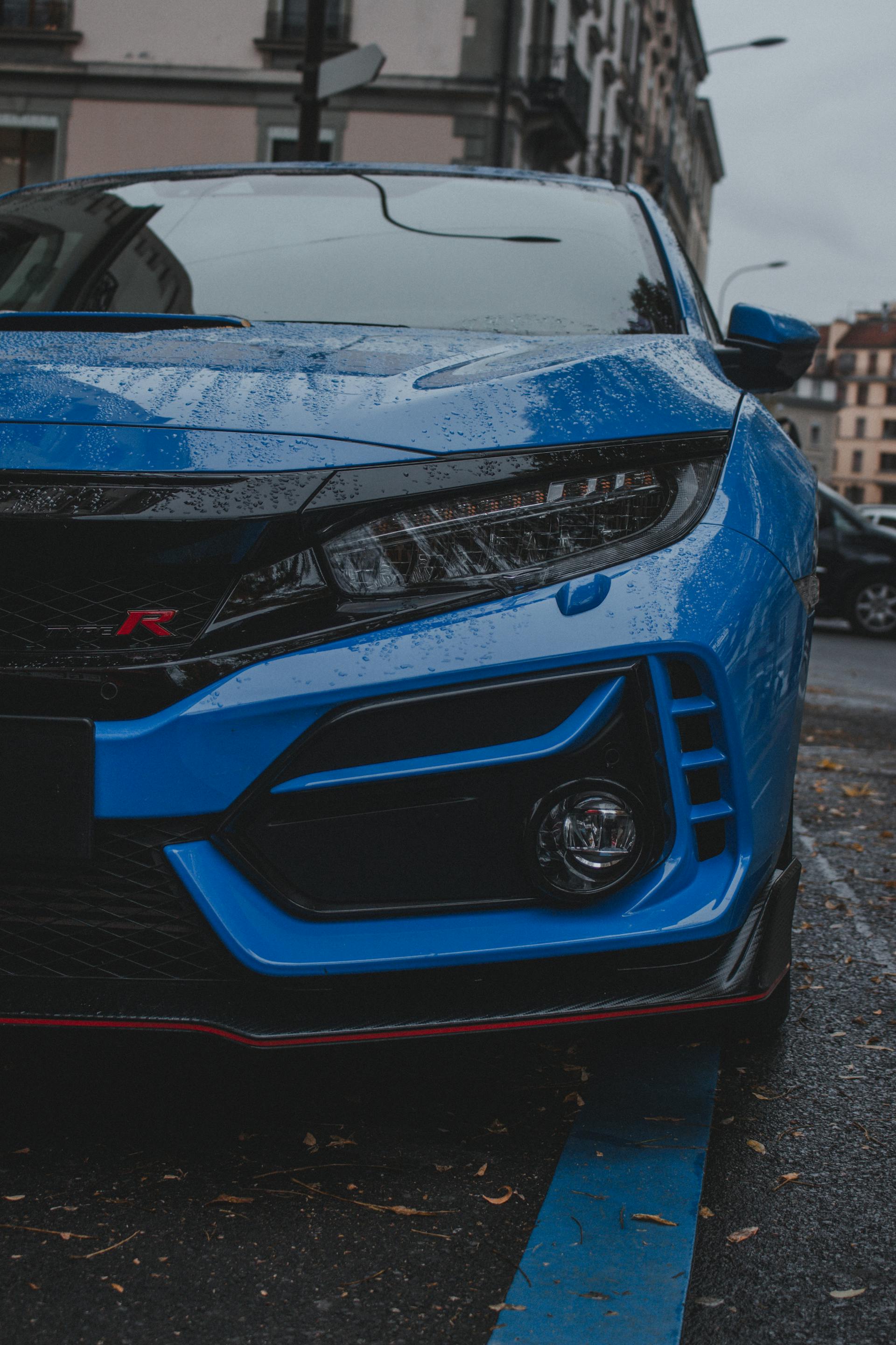 Gros plan sur une voiture bleue | Source : Pexels