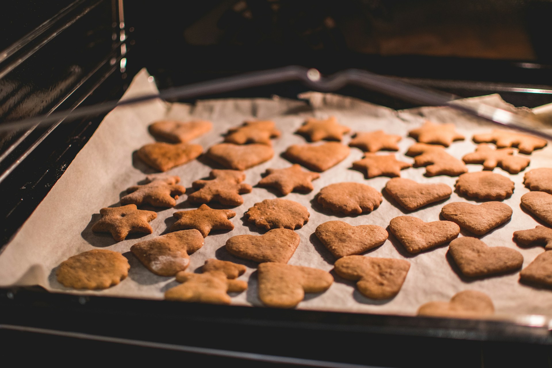 Un lot de biscuits sur un plateau | Source : Unsplash