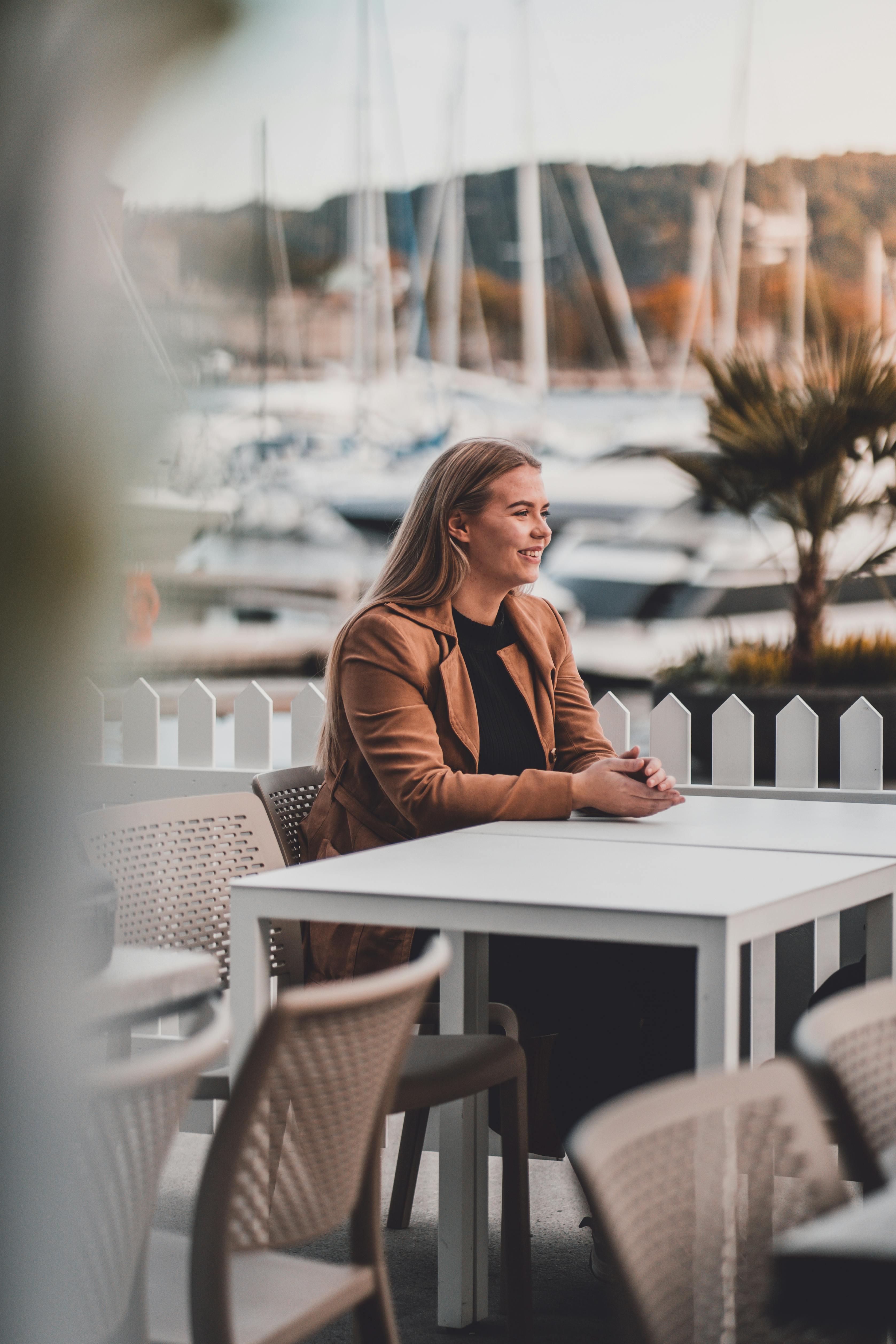 Une femme heureuse qui sourit | Source : Pexels
