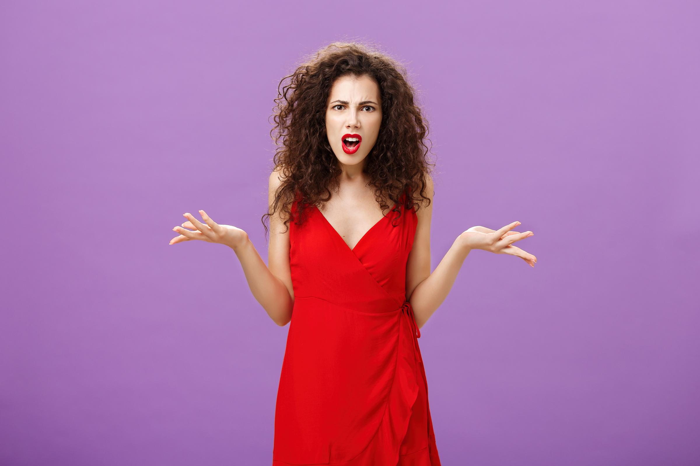 Une femme choquée | Source : Freepik