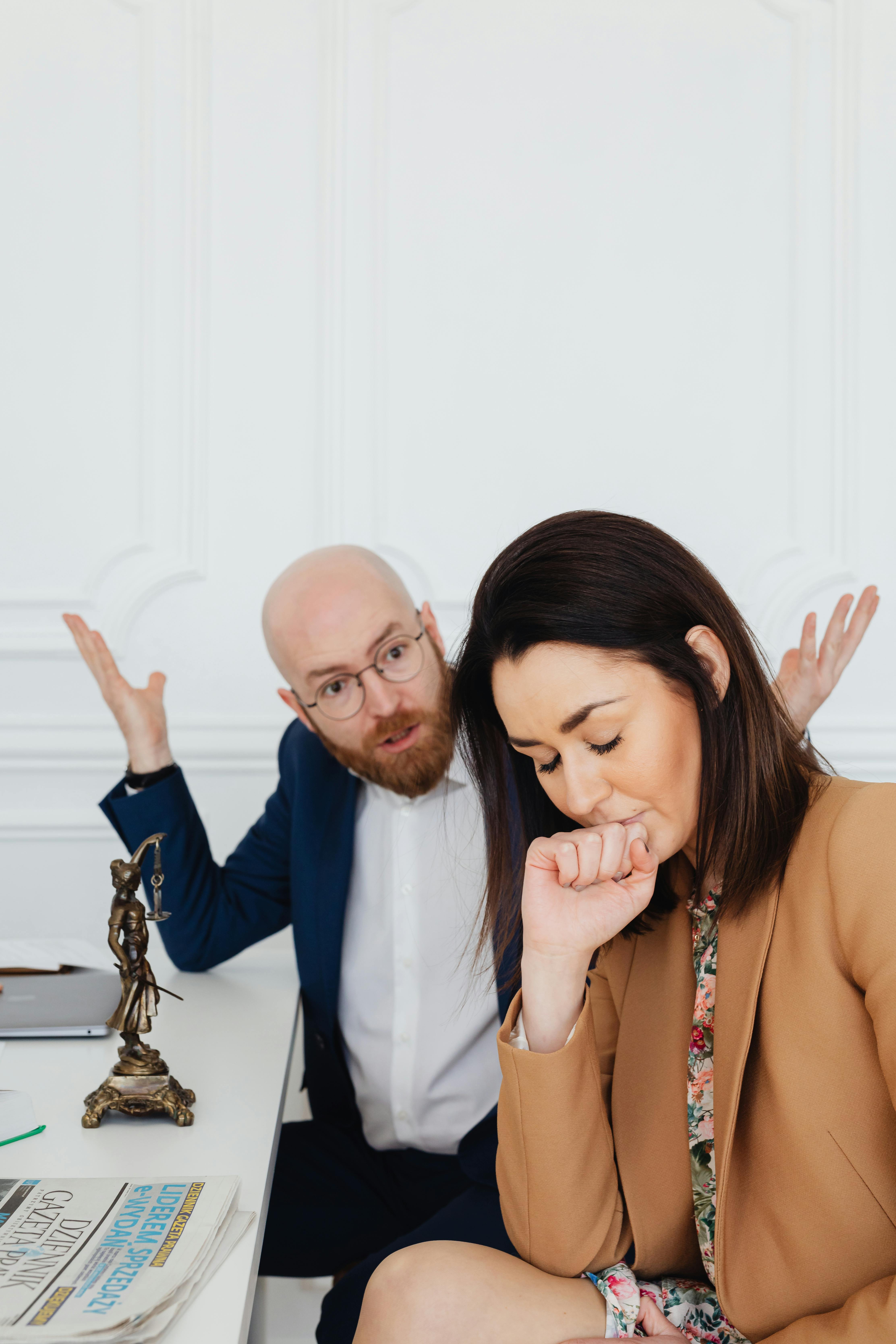 Un couple ayant une conversation angoissante | Source : Pexels