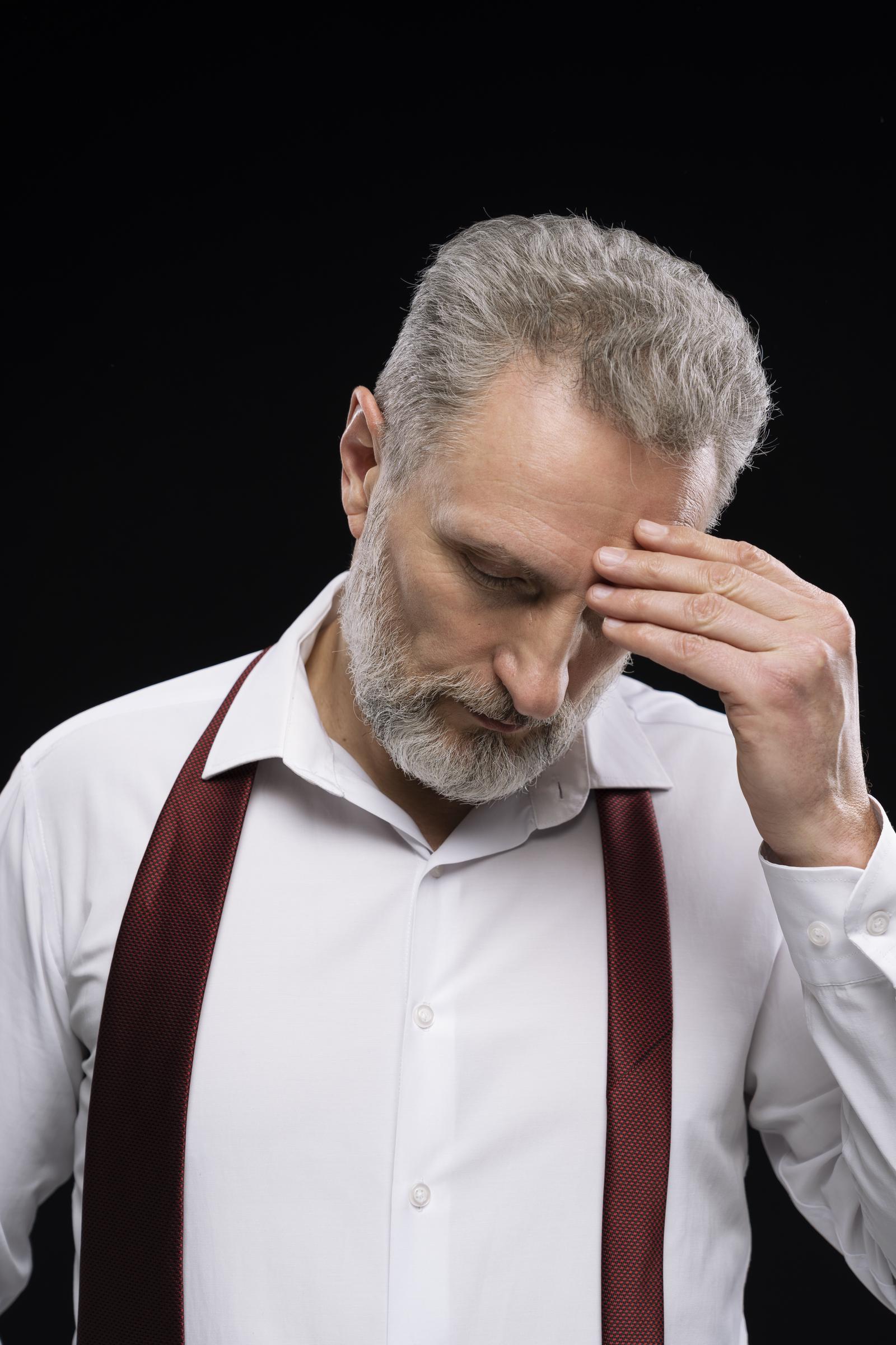 Un homme en détresse | Source : Freepik