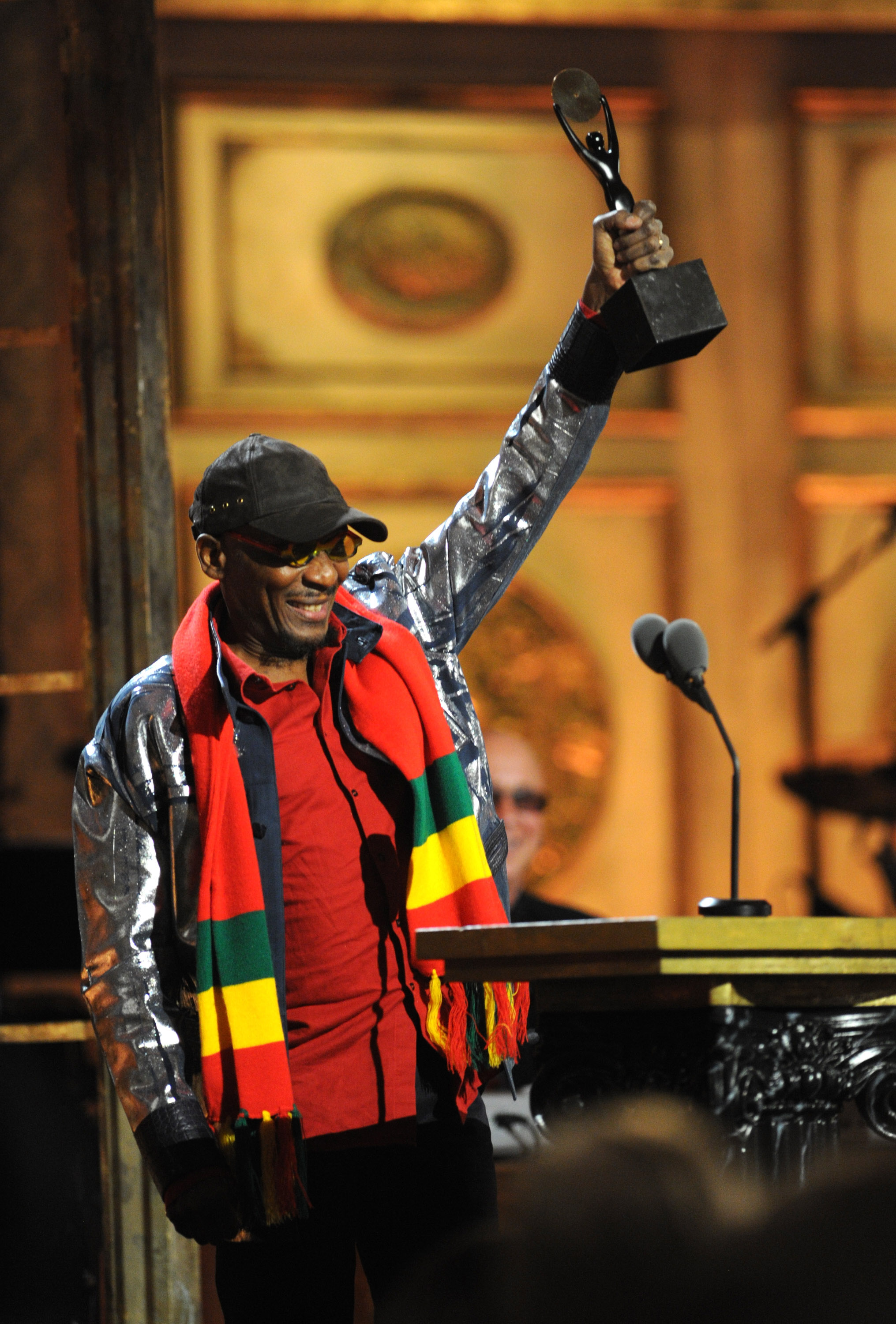 Jimmy Cliff sur scène lors de la 25e cérémonie annuelle d'intronisation au Rock and Roll Hall of Fame à New York, le 15 mars 2010 | Source : Getty Images