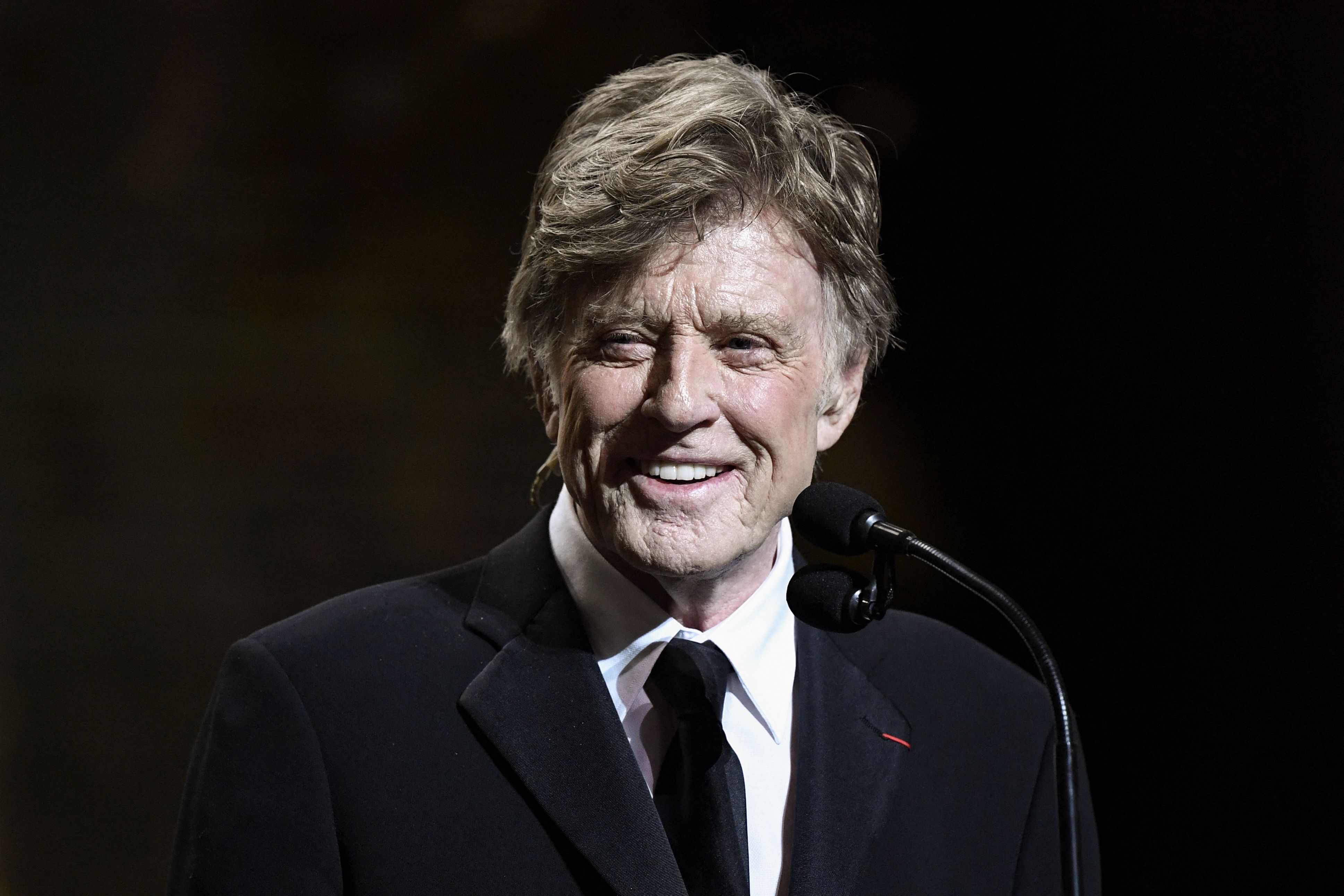 Robert Redford recevant le prix d'honneur lors de la 44e édition des César du cinéma, le 22 février 2019. | Source : Getty Images