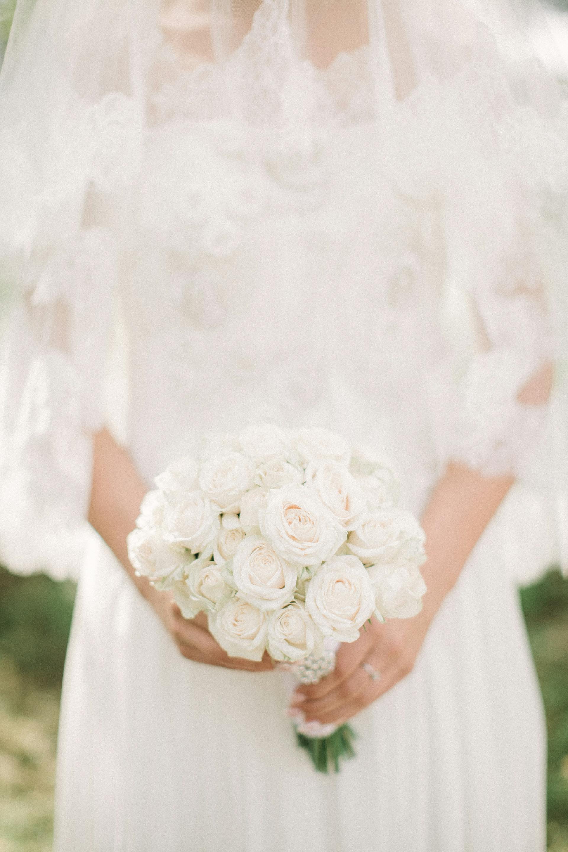Une mariée tenant un bouquet | Source : Pexels