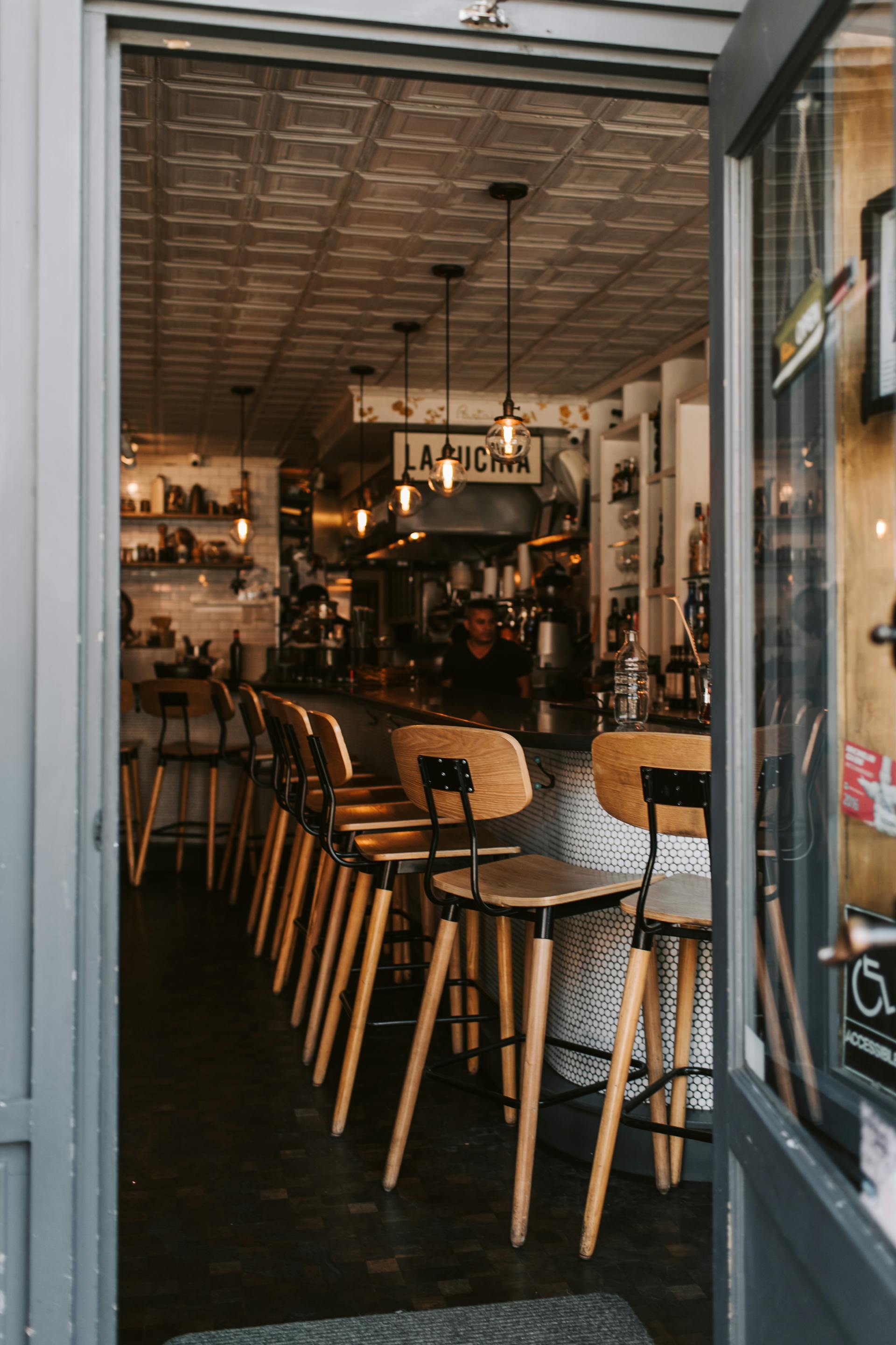 La porte d'un restaurant | Source : Pexels