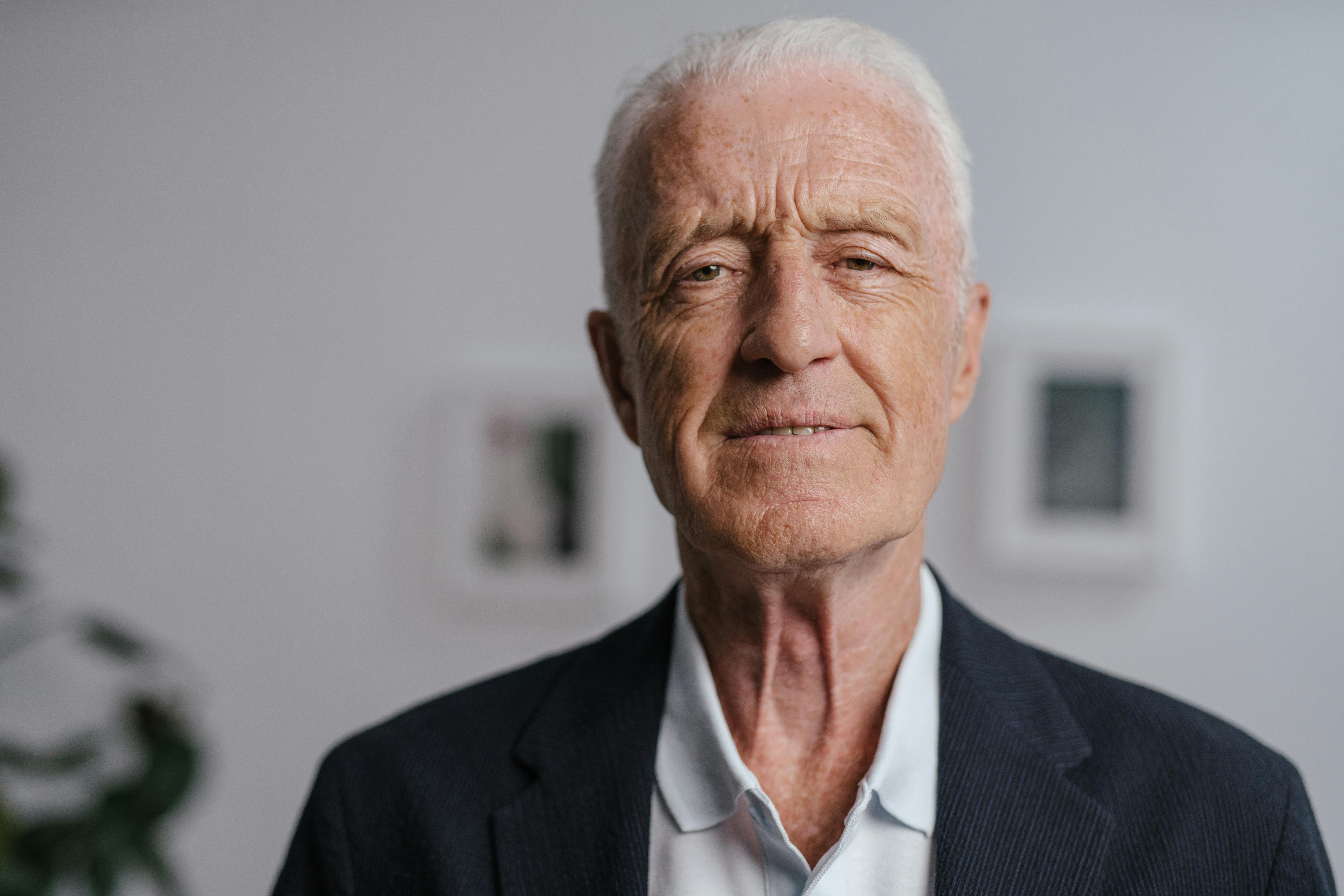 Un homme qui sourit | Source : Pexels