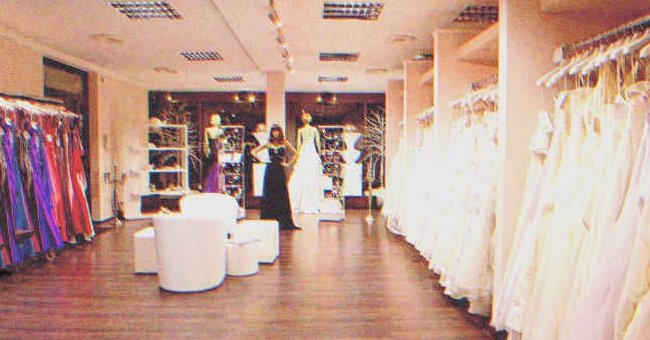 Un magasin de vêtements | Source : Shutterstock